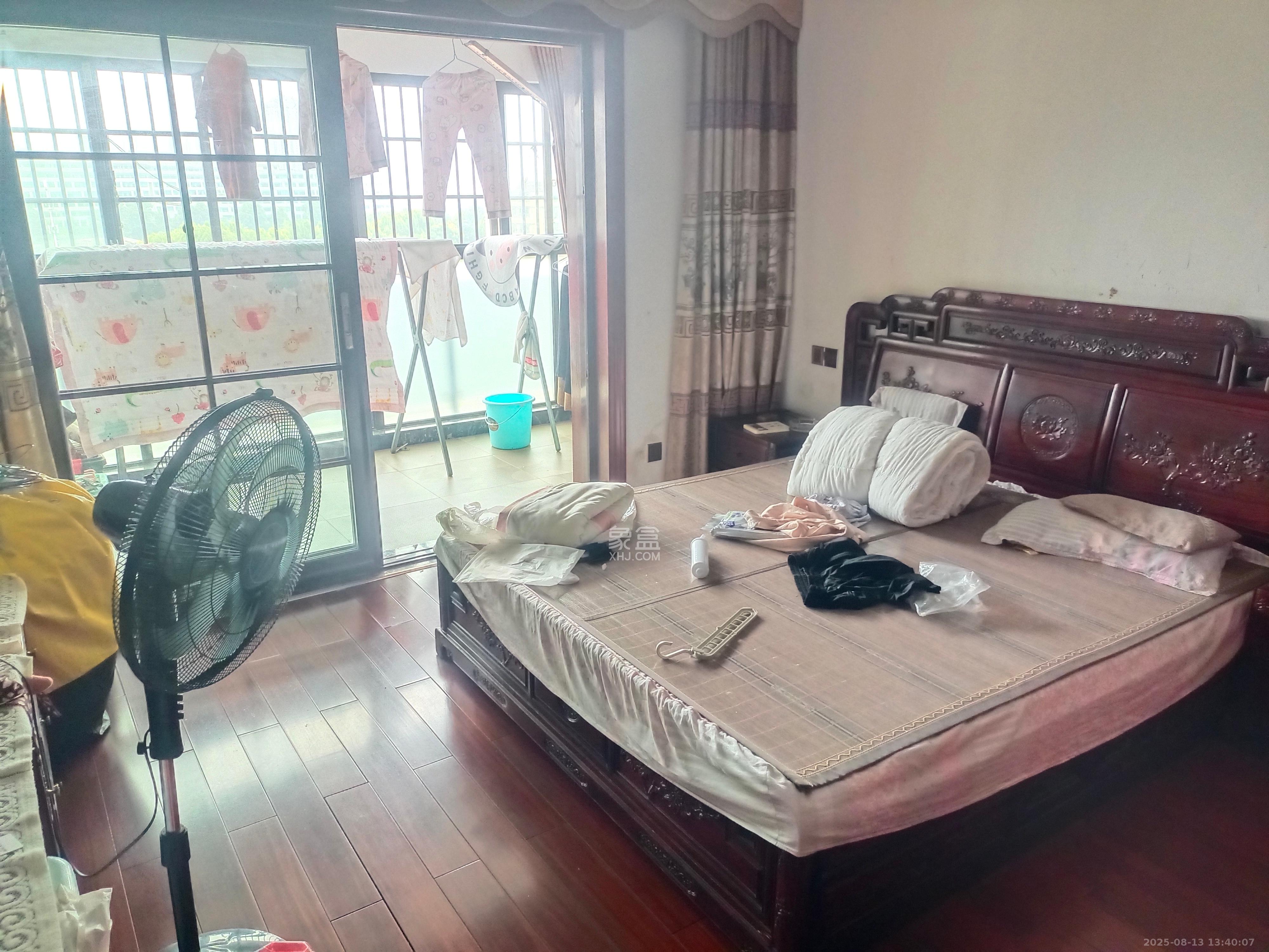 达美D6区 4室2厅2卫 4300.0元/月 达美D6区 4室2厅2卫 4300.0元/月室内图