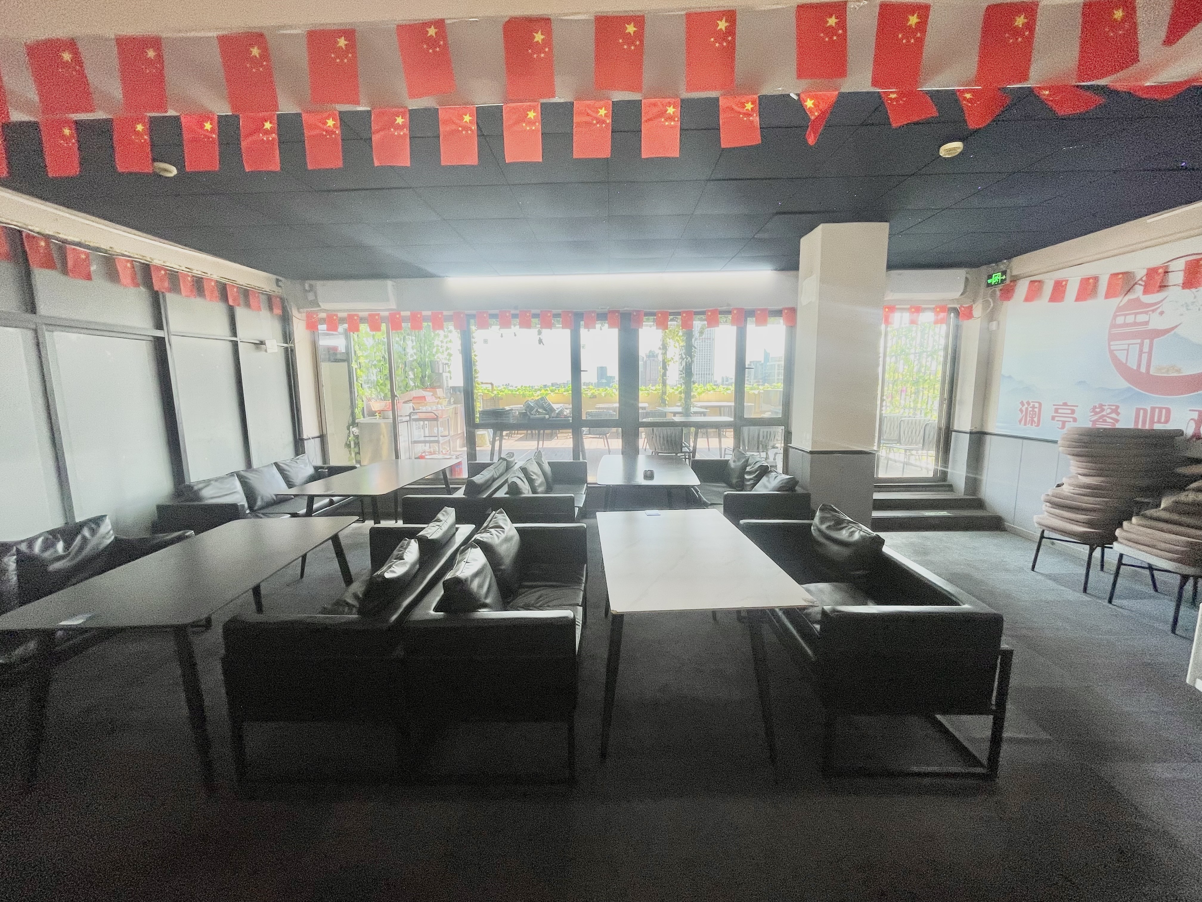 海岸壹号  3室3厅3卫    16000.0元/月 海岸壹号  3室3厅3卫    16000.0元/月