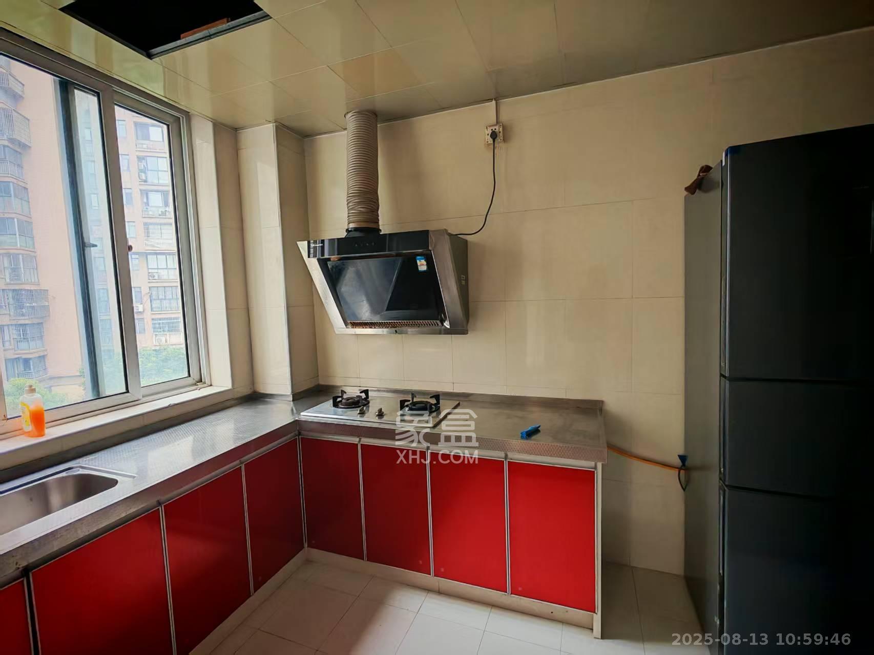 山语城一期  1室2厅2卫    1800.0元/月室内图