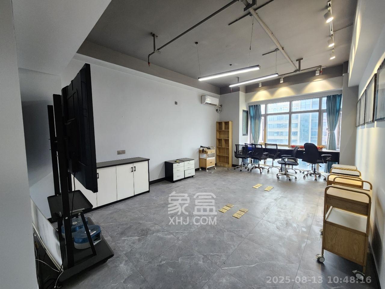 奥克斯广场 2室2厅1卫 3800.0元/月 奥克斯广场 2室2厅1卫 3800.0元/月室内图