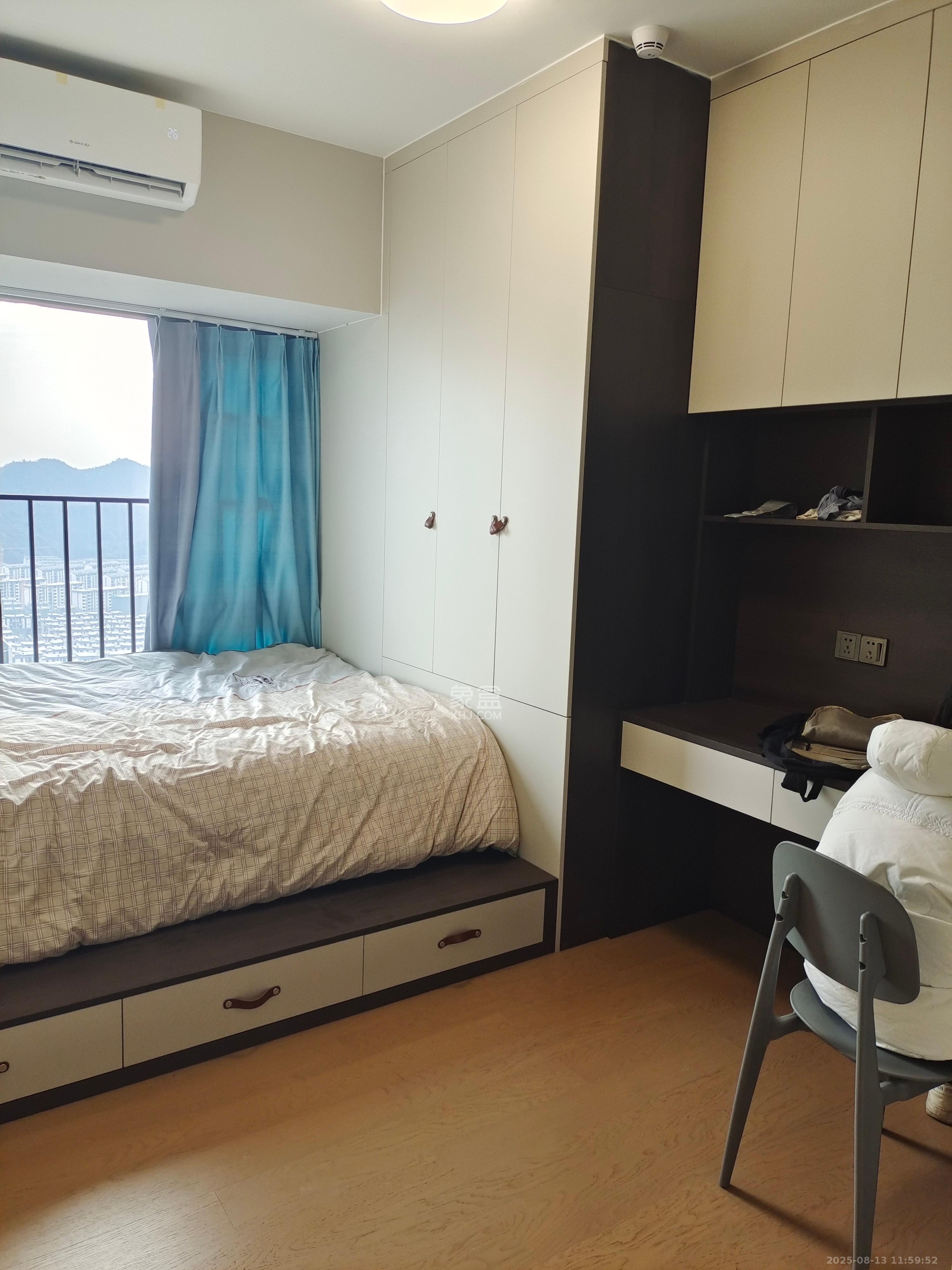 时代梅溪领峰  3室2厅2卫   3500.00元/月室内图