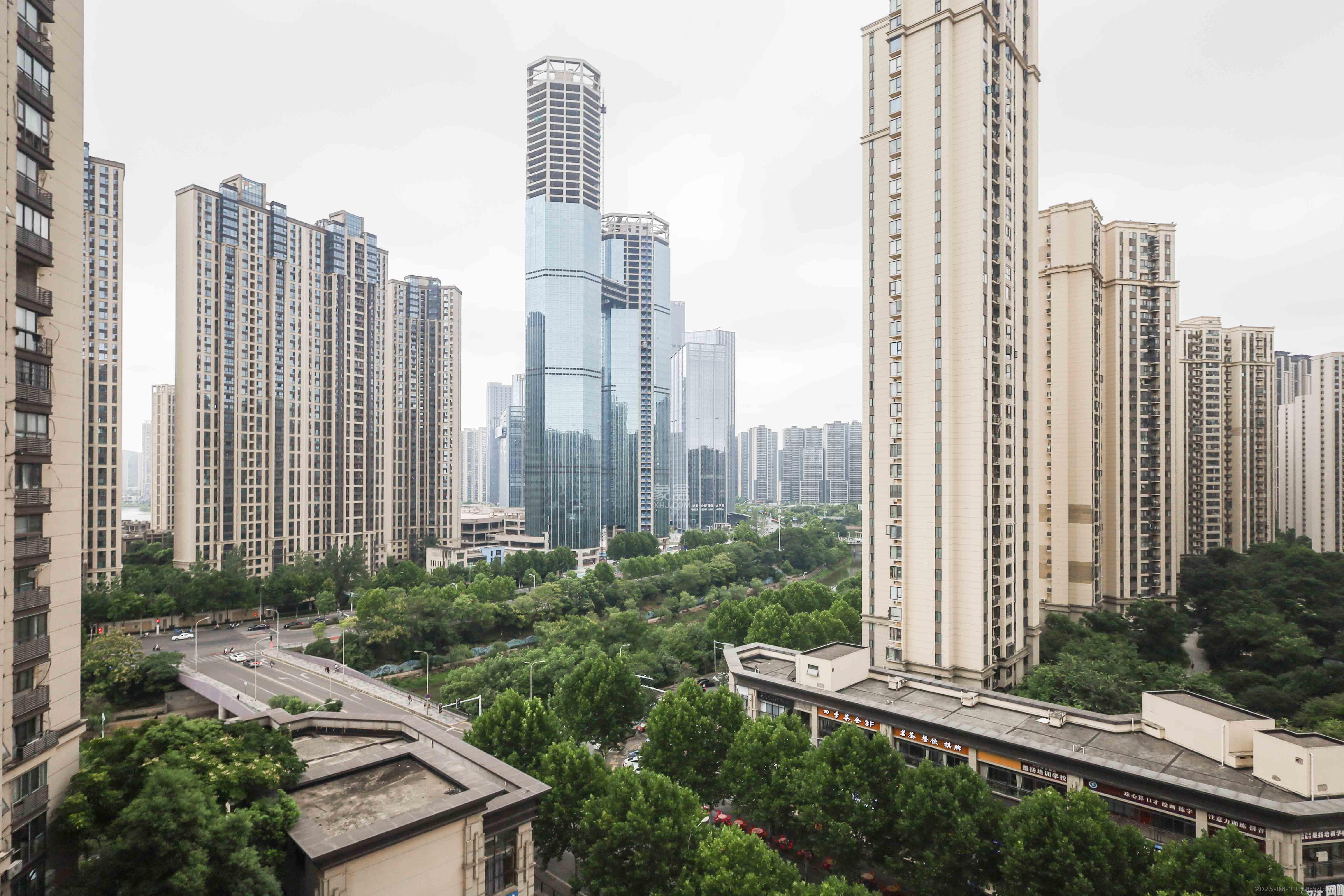 和泓梅溪四季  3室2厅1卫    120.0万 和泓梅溪四季  3室2厅1卫    120.0万阳台