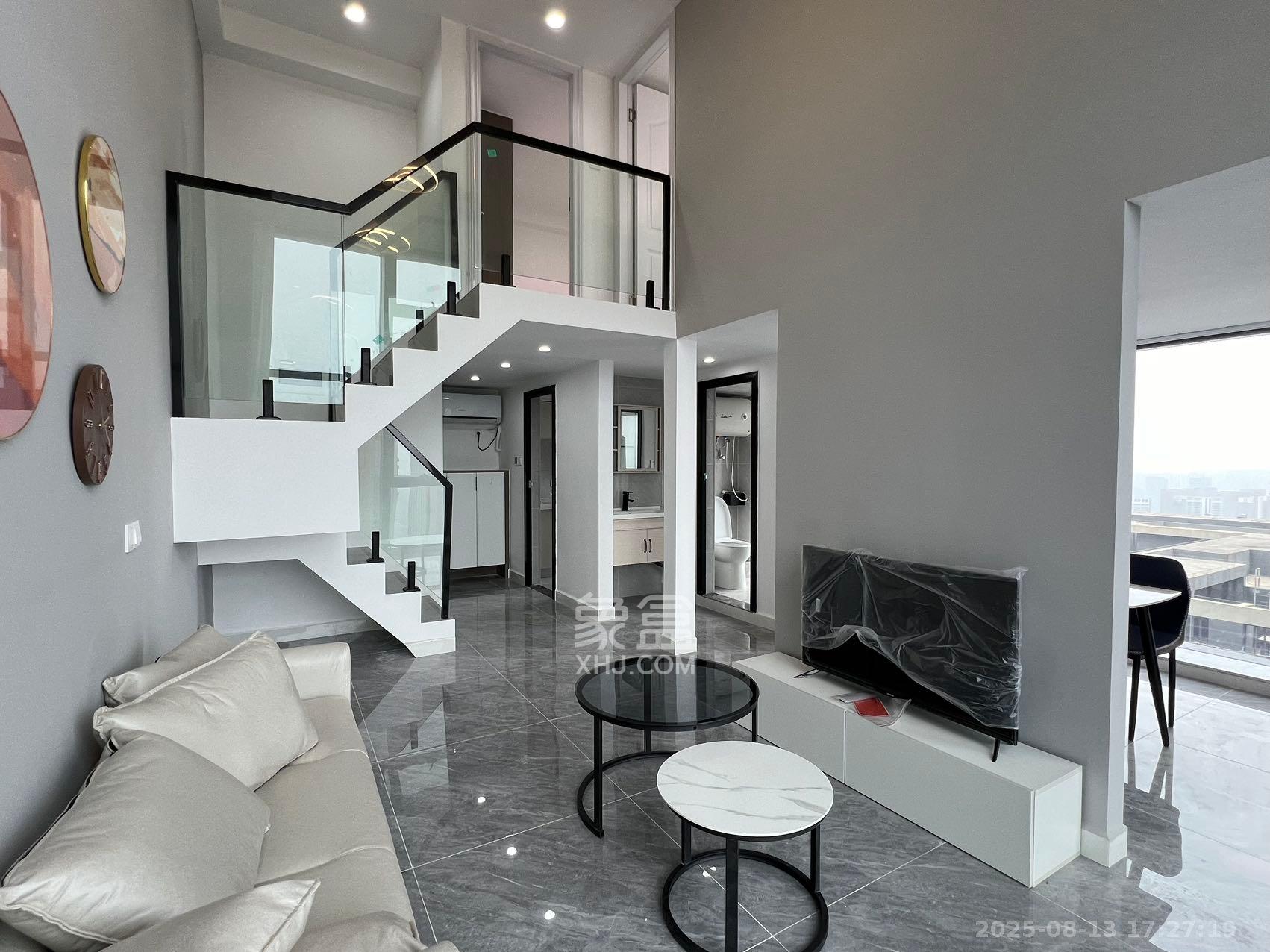 卓越中寰 2室1厅1卫 3500.0元/月 卓越中寰 2室1厅1卫 3500.0元/月室内图