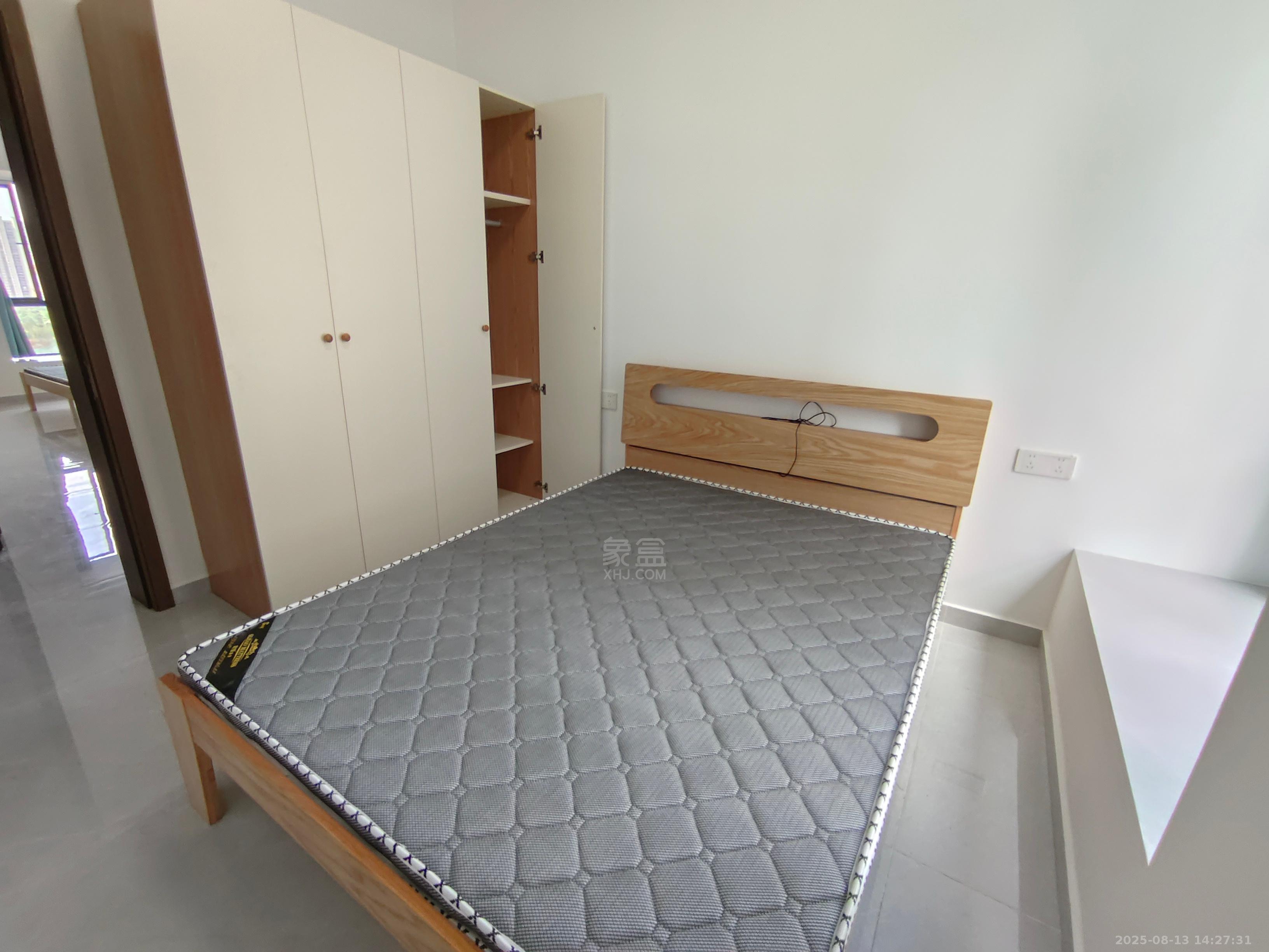 山水豪庭 3室2厅2卫 2200.0元/月 山水豪庭 3室2厅2卫 2200.0元/月室内图