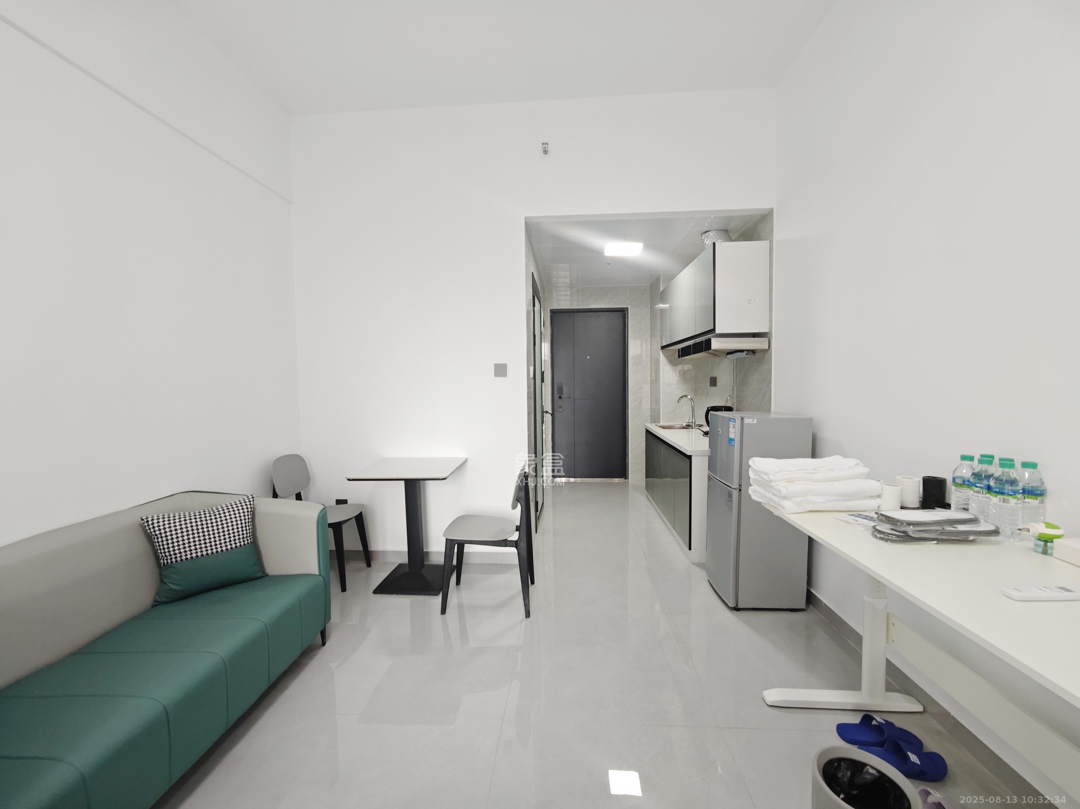 臻园  1室1厅1卫    1550.0元/月室内图