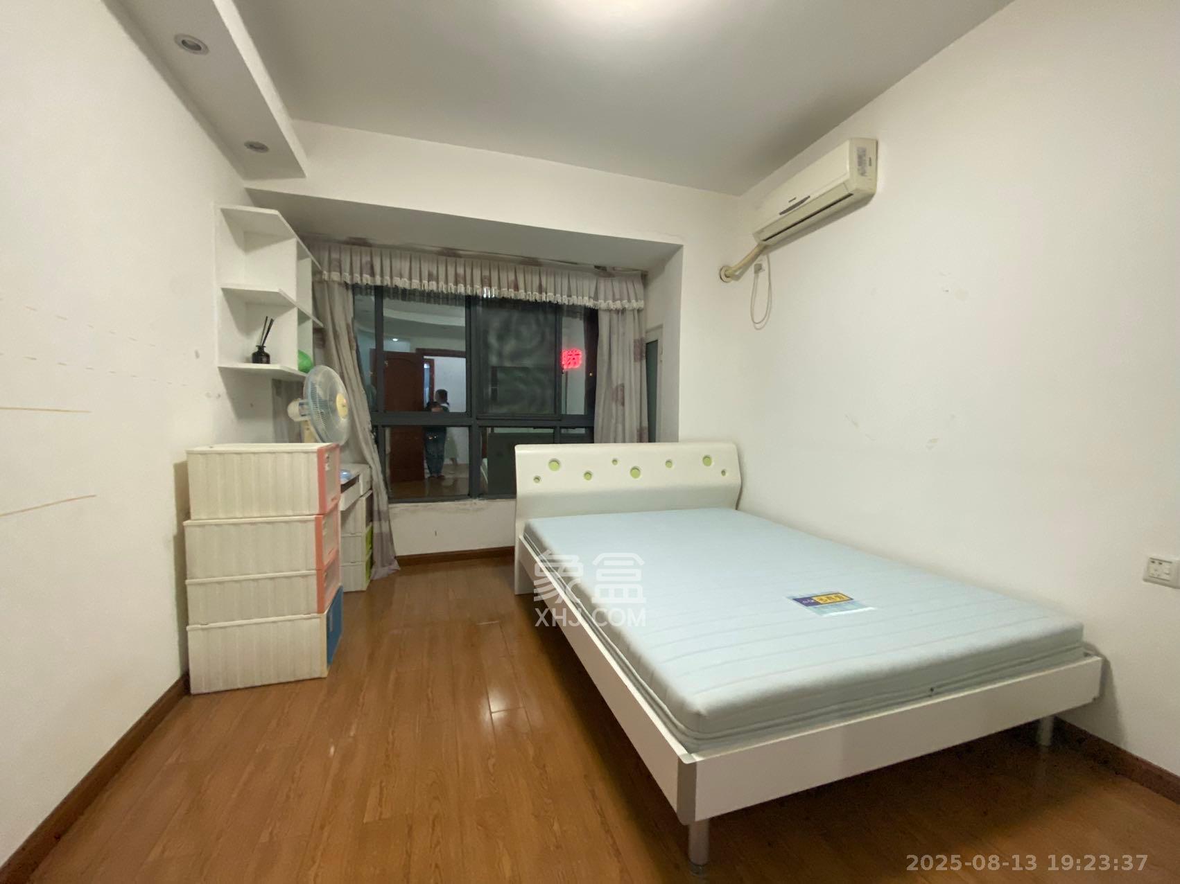 保利麓谷林语B区  3室2厅2卫   2800.00元/月室内图