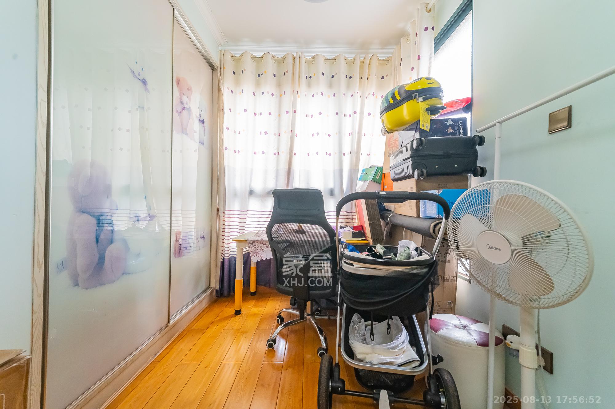 筑梦佳园 4室2厅2卫 88.0万 筑梦佳园 4室2厅2卫 88.0万卧室