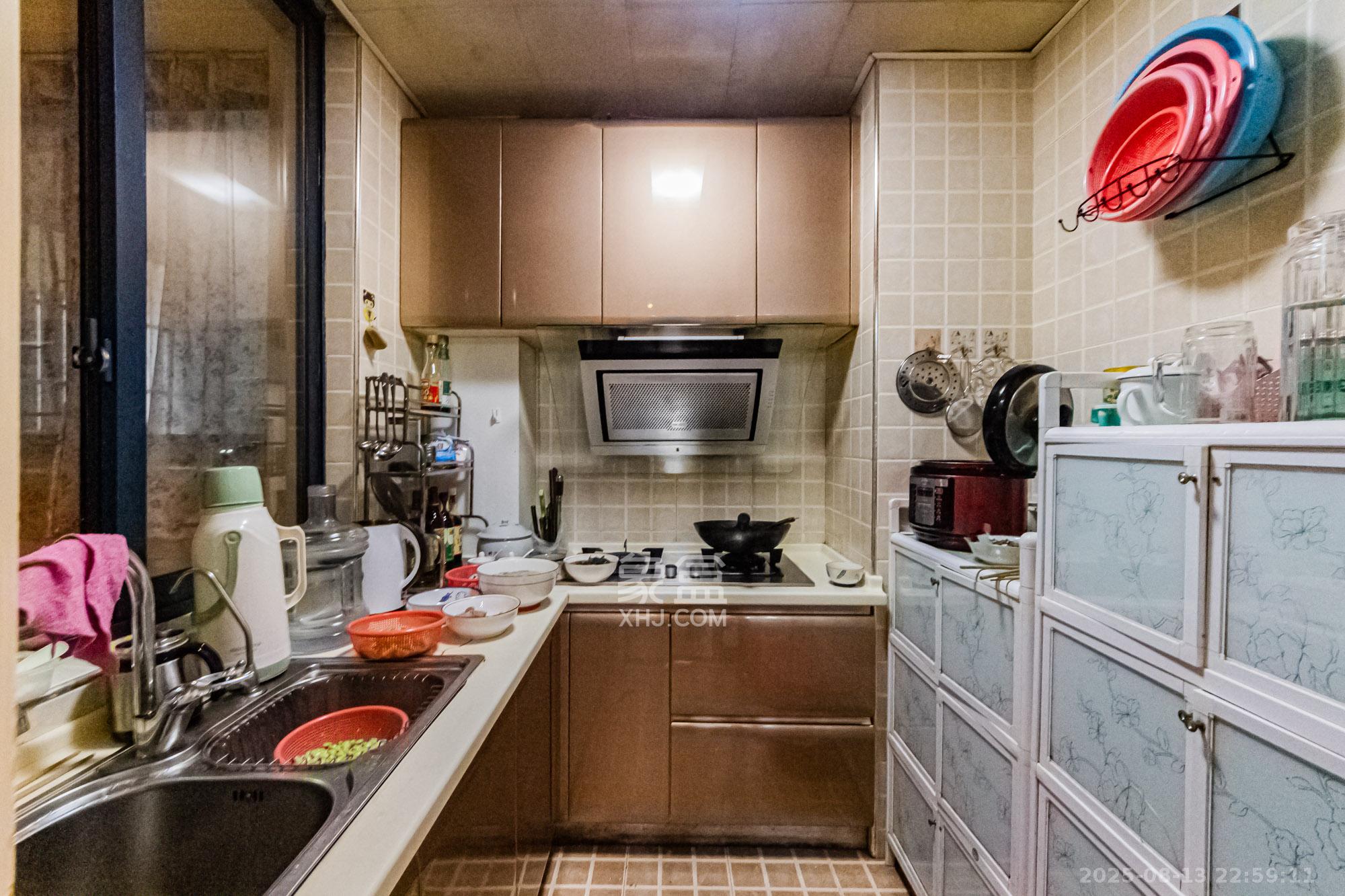 湘江世纪城达江苑 3室2厅1卫 72.0万 湘江世纪城达江苑 3室2厅1卫 72.0万厨房