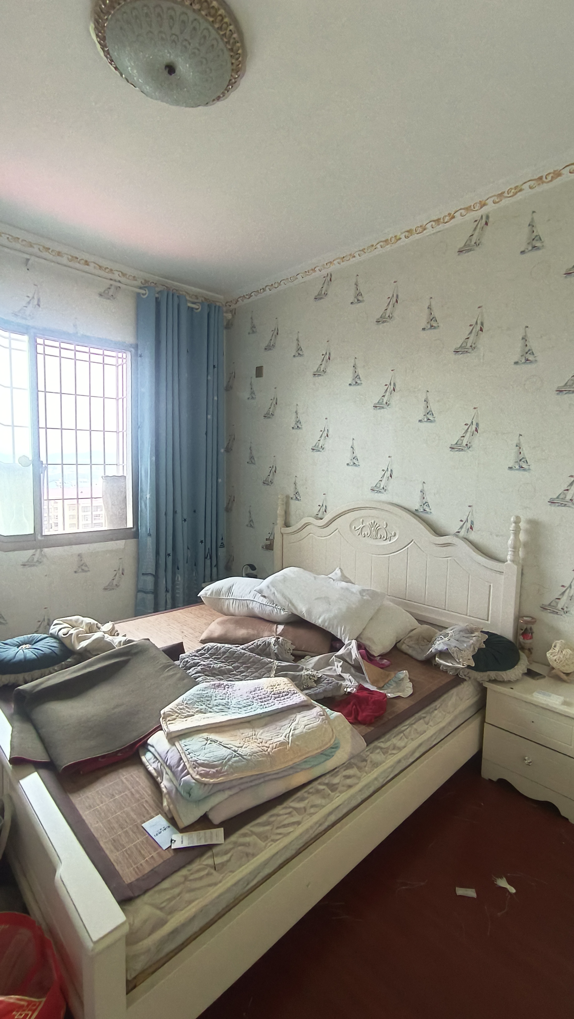 金碧文苑 1室2厅2卫 68.8万 金碧文苑 1室2厅2卫 68.8万客厅