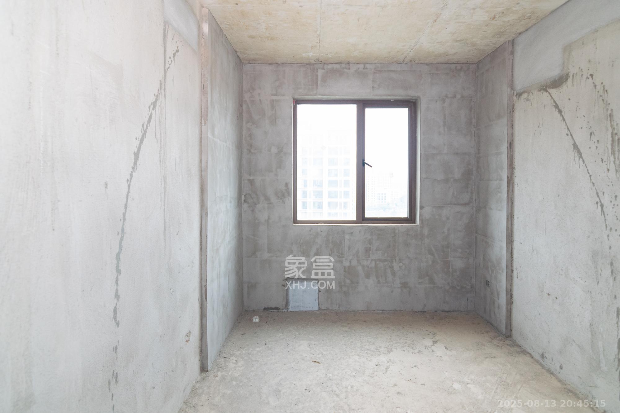 大汉汉园  5室2厅2卫    99.8万卧室