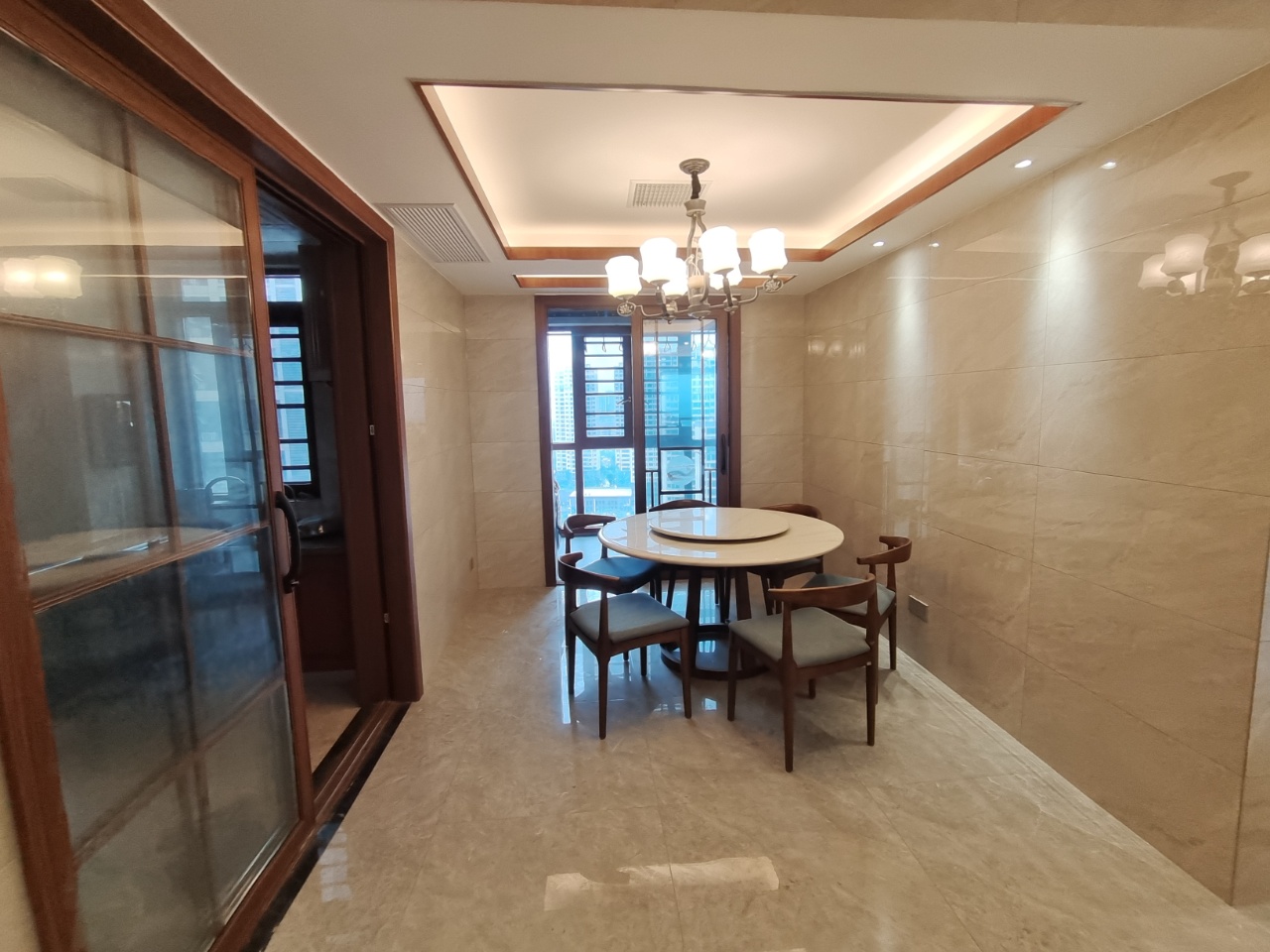 五江碧桂园城市广场 4室2厅2卫 108.0万 五江碧桂园城市广场 4室2厅2卫 108.0万客厅