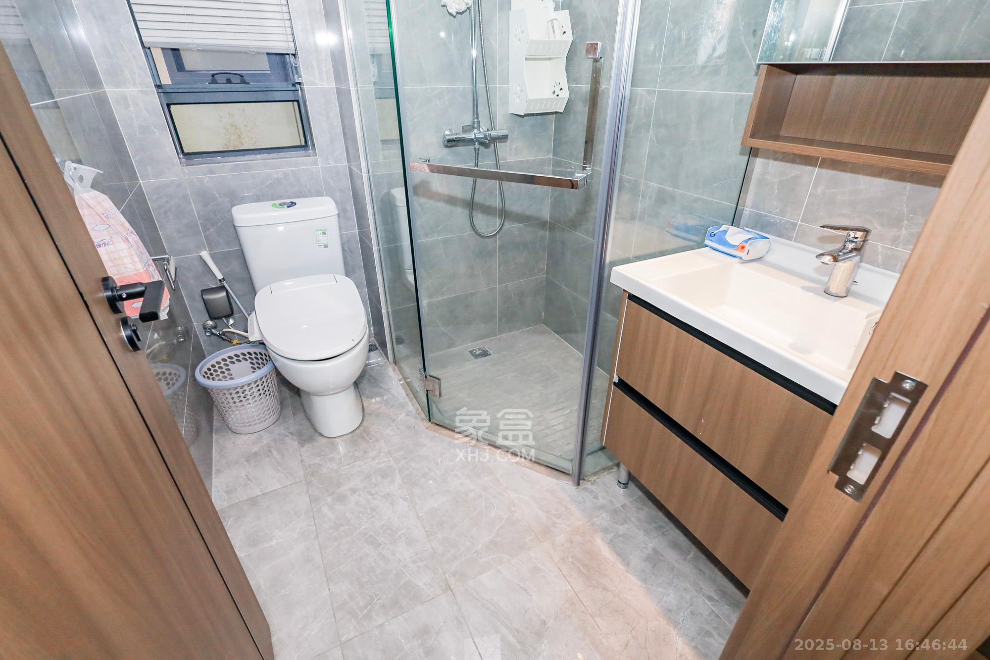 卓越中寰  3室2厅2卫    4700.0元/月室内图
