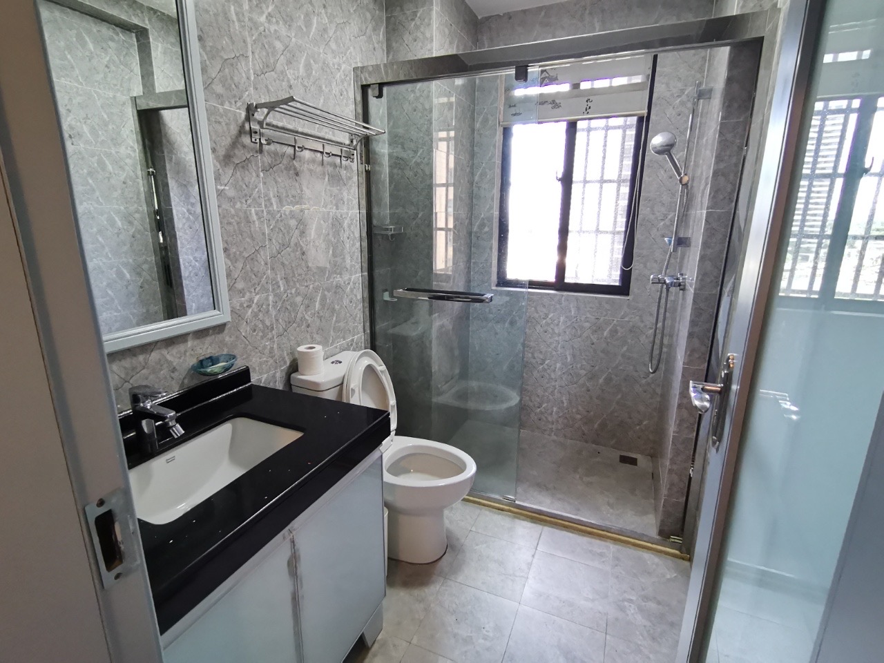 滨江世纪佳城(北区) 3室2厅2卫 3300.0元/月 滨江世纪佳城(北区) 3室2厅2卫 3300.0元/月室内图