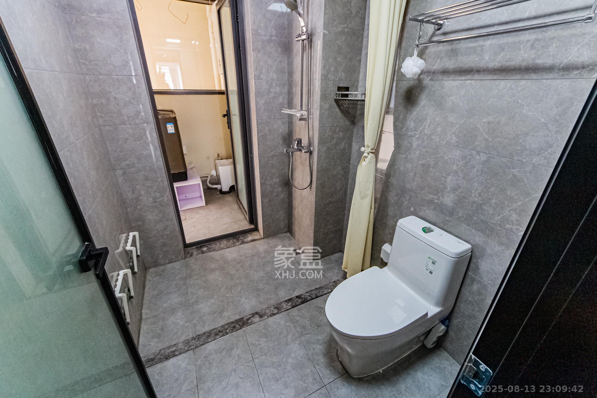 北辰瀚江府 3室2厅2卫 269.5万 北辰瀚江府 3室2厅2卫 269.5万卫生间