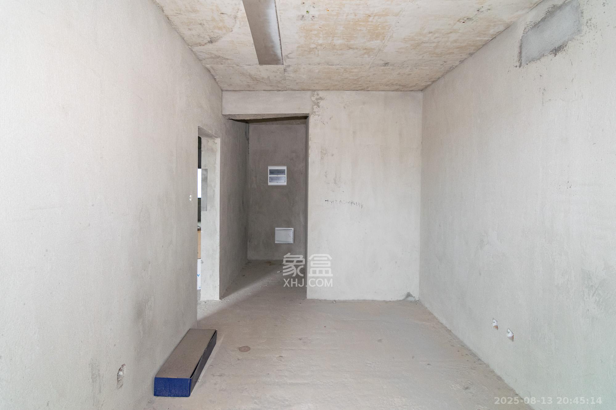 大汉汉园  5室2厅2卫    99.8万 大汉汉园  5室2厅2卫    99.8万卧室