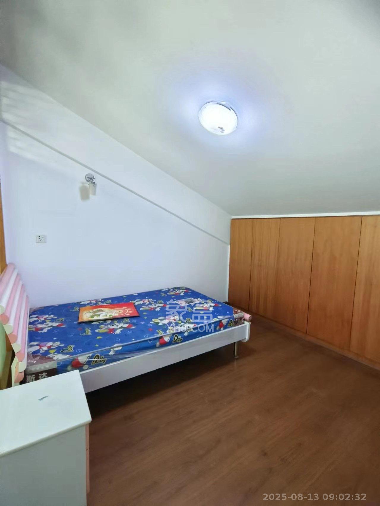 鸿铭中心  1室0厅0卫   3500.00元/月室内图