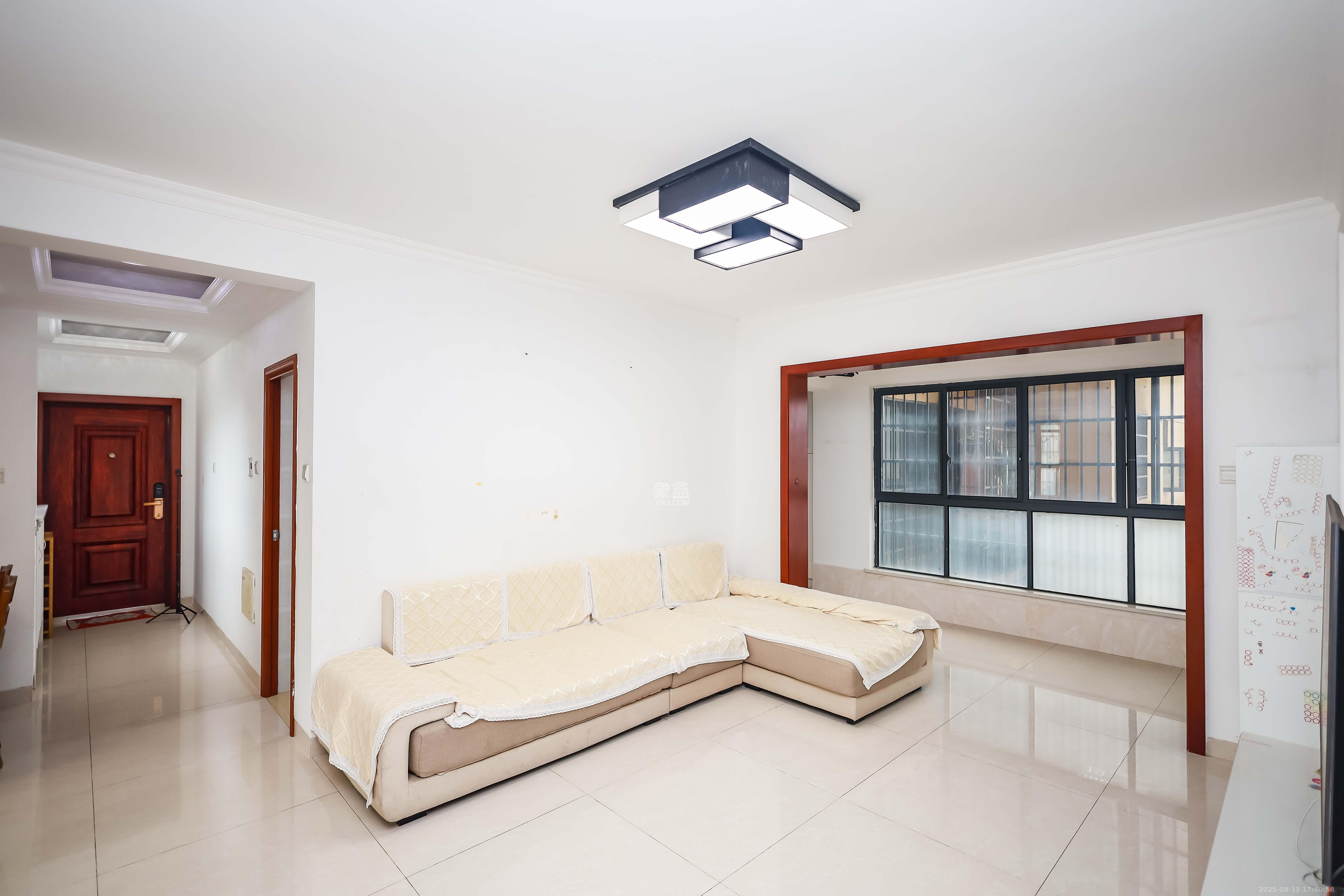 天麓尚层 3室2厅2卫 80.0万 天麓尚层 3室2厅2卫 80.0万客厅