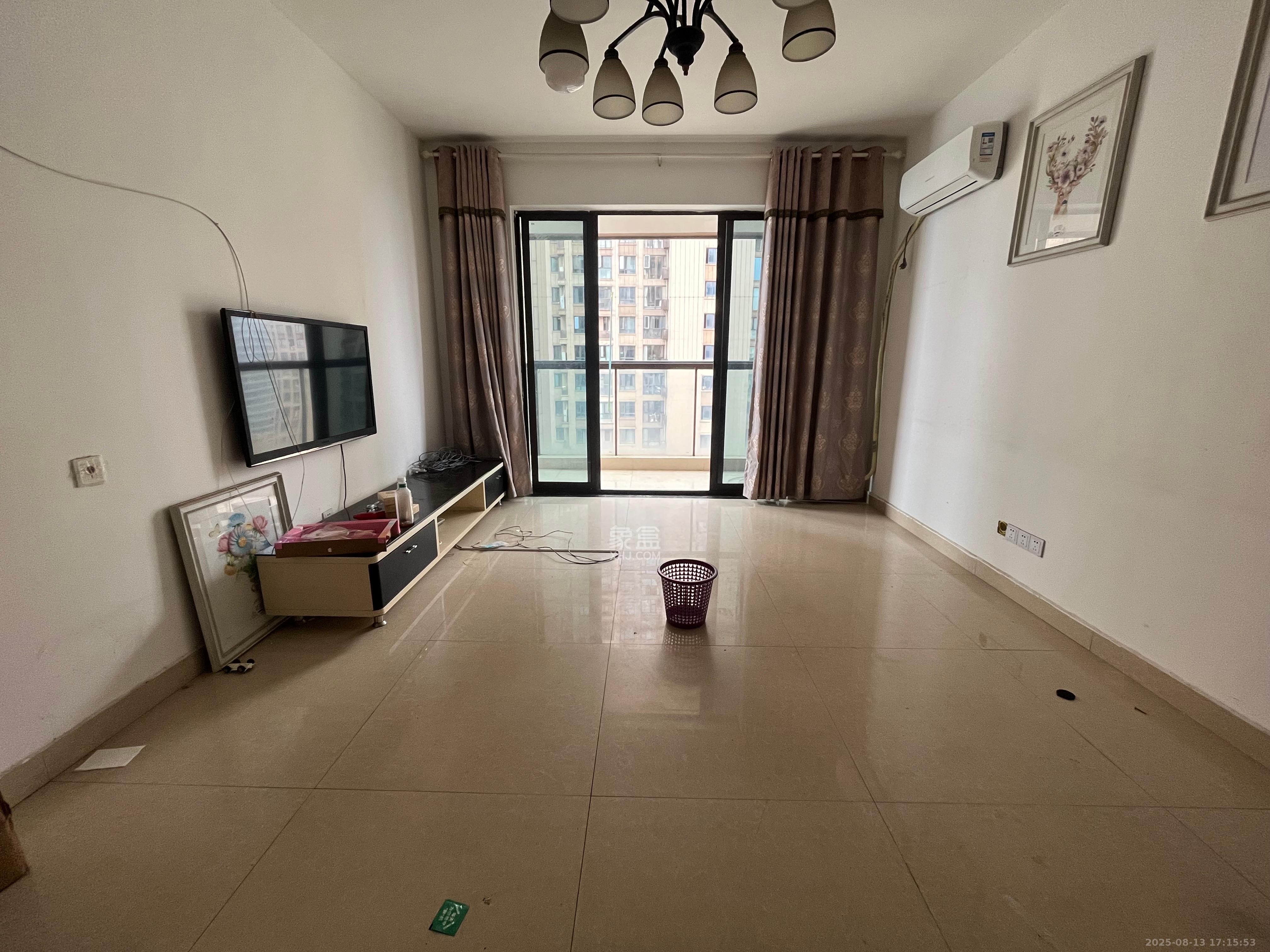 世茂外滩里(世茂铂翠湾三期) 3室2厅1卫 3500.0元/月 世茂外滩里(世茂铂翠湾三期) 3室2厅1卫 3500.0元/月室内图