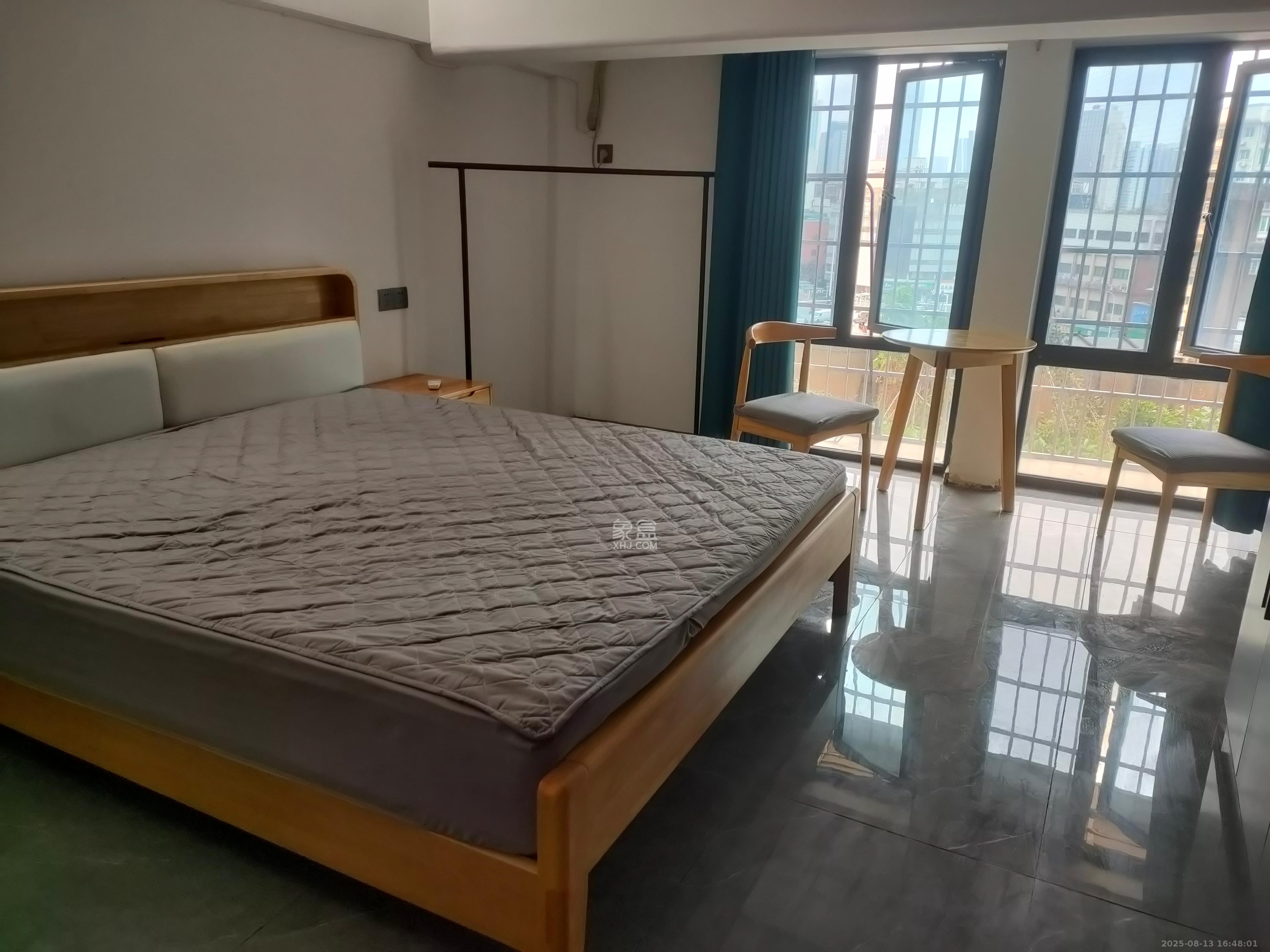 融圣国际  1室1厅1卫    2000.0元/月 融圣国际  1室1厅1卫    2000.0元/月