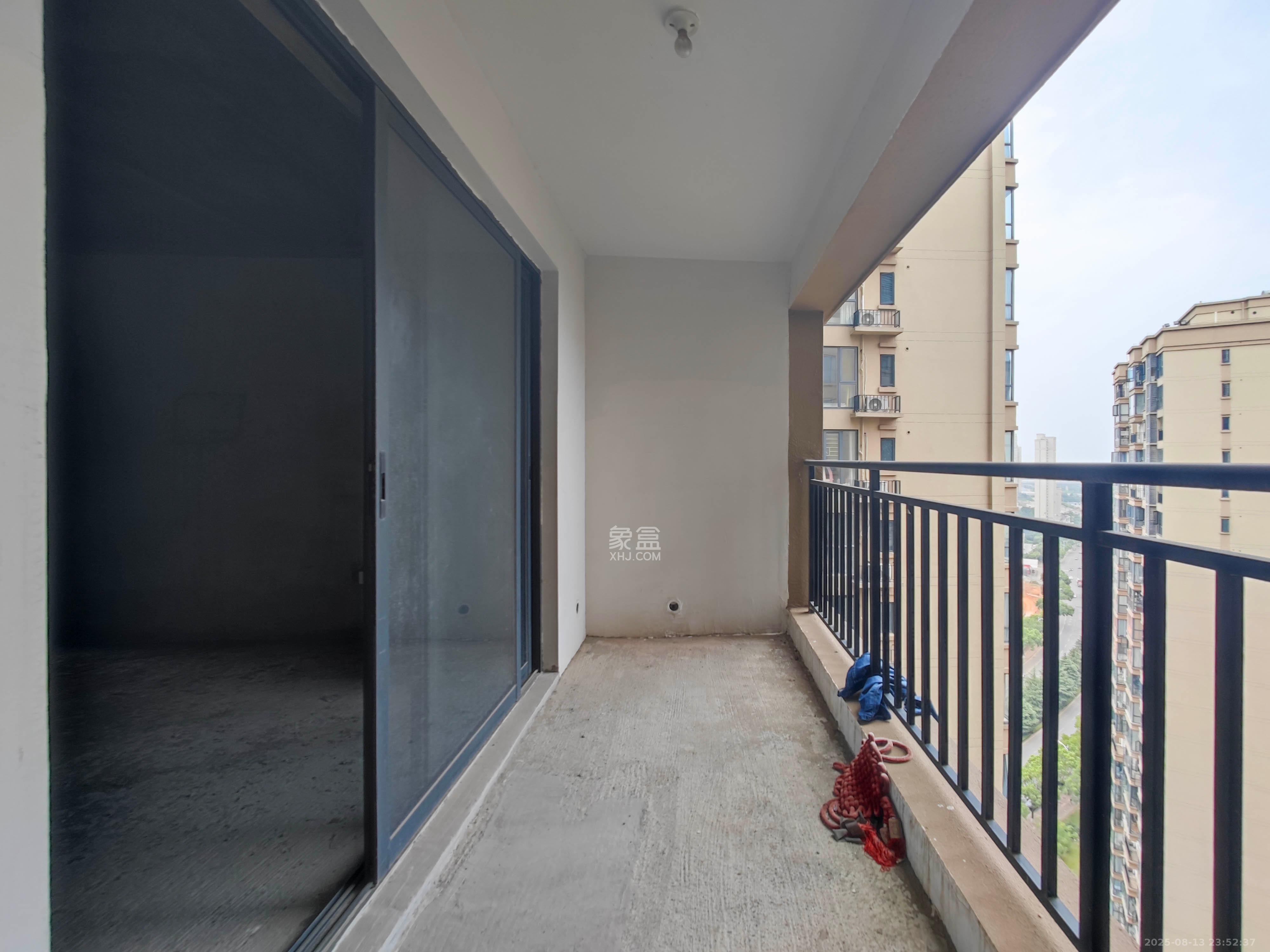 中建嘉和城 3室2厅2卫 85.0万 中建嘉和城 3室2厅2卫 85.0万阳台