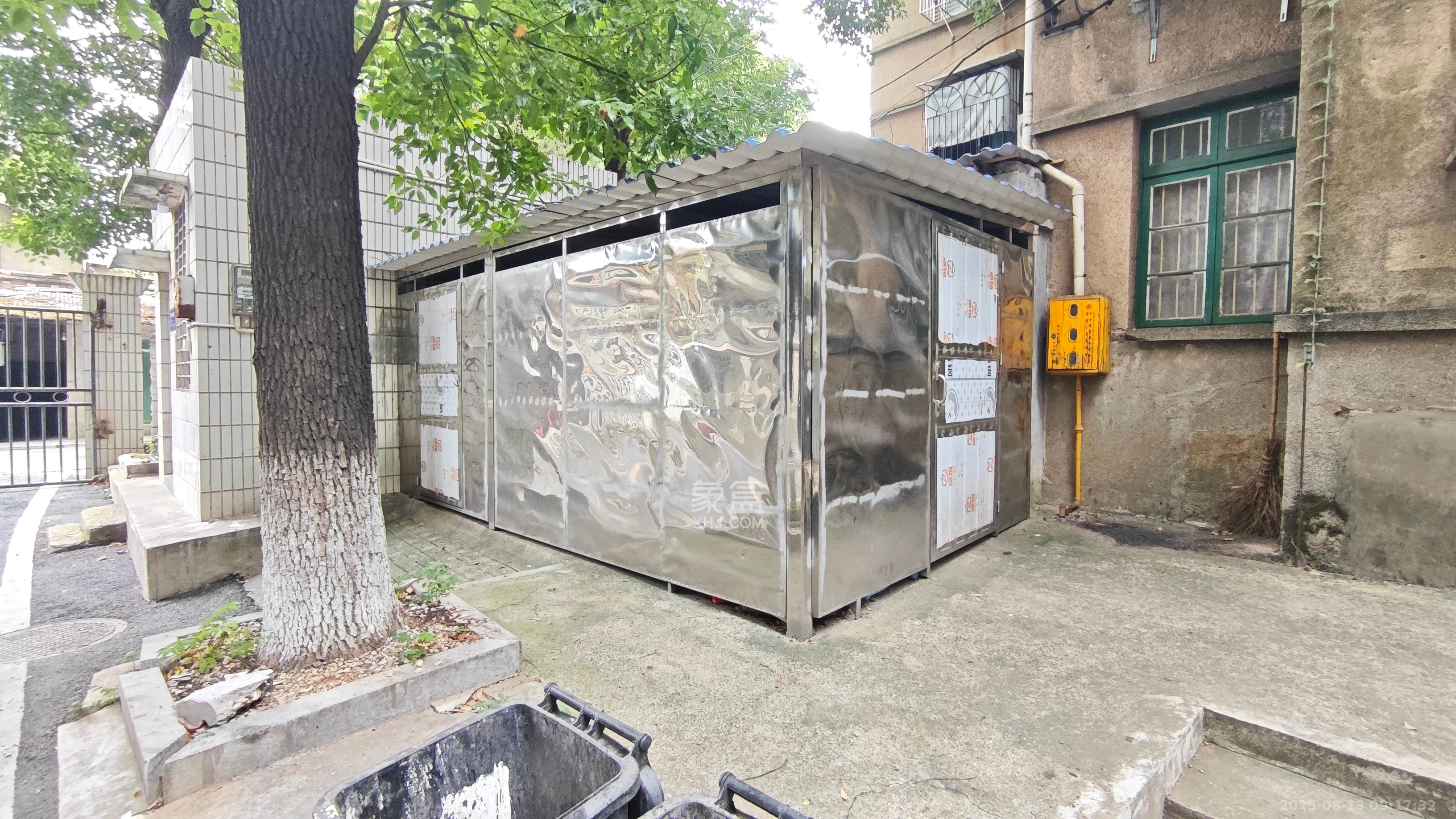 栗塘村  3室1厅1卫   29.80万客厅