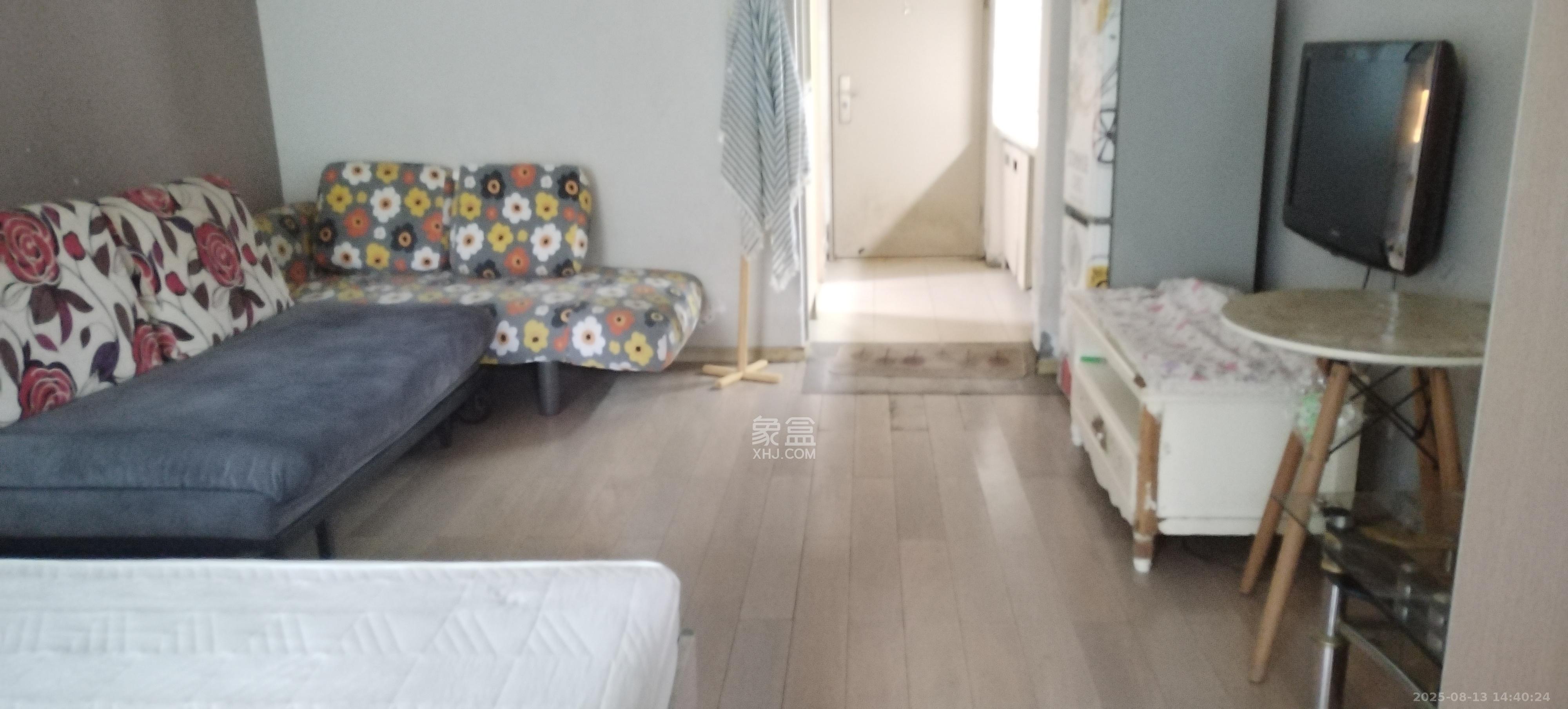 万科金色家园  1室1厅1卫    1300.0元/月室内图