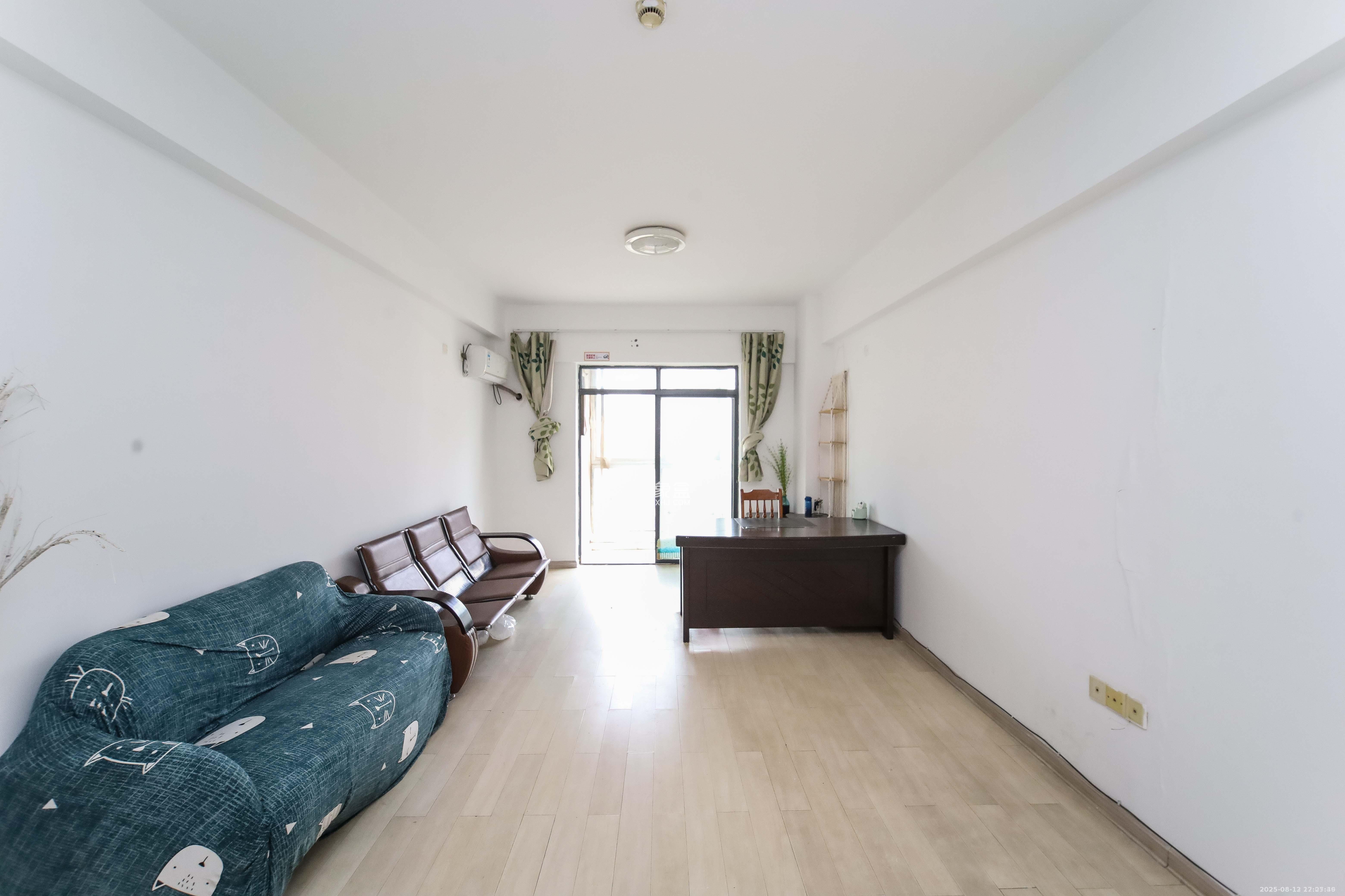 东一时区   42.86㎡      1300.0元/月