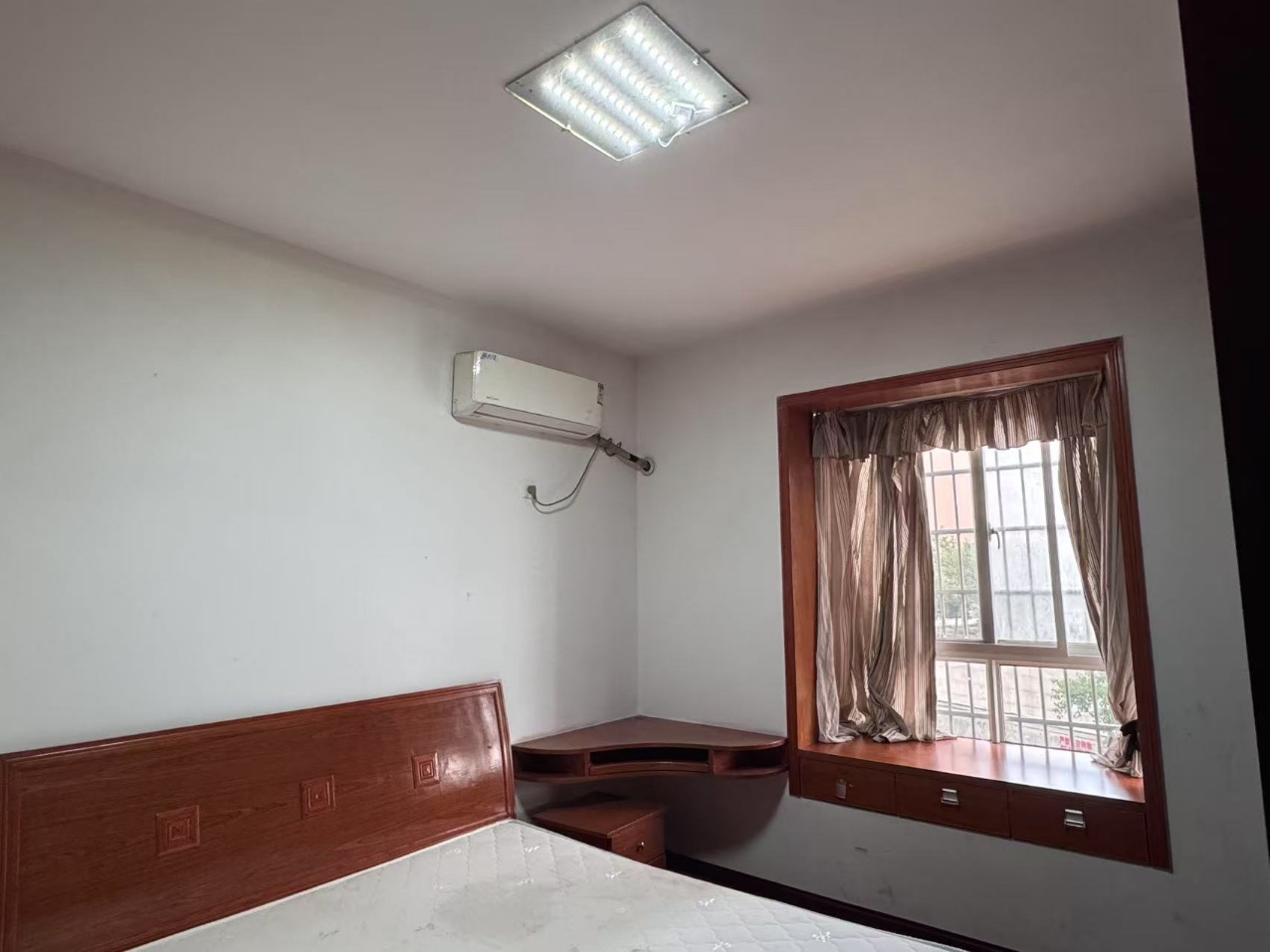 湘中园  3室2厅2卫    74.8万