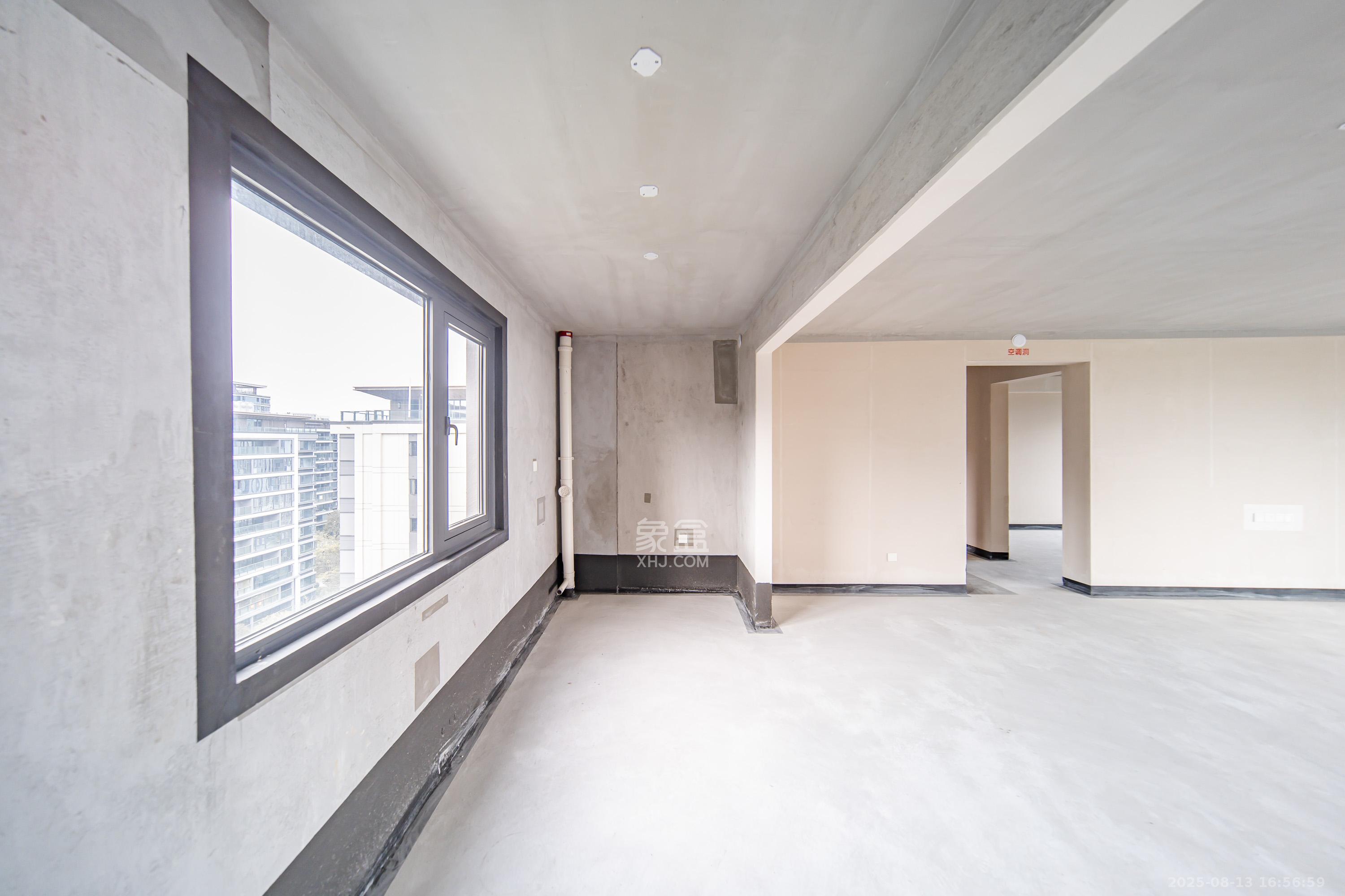 华润置地润樾府  4室2厅2卫    209.0万 华润置地润樾府  4室2厅2卫    209.0万厨房