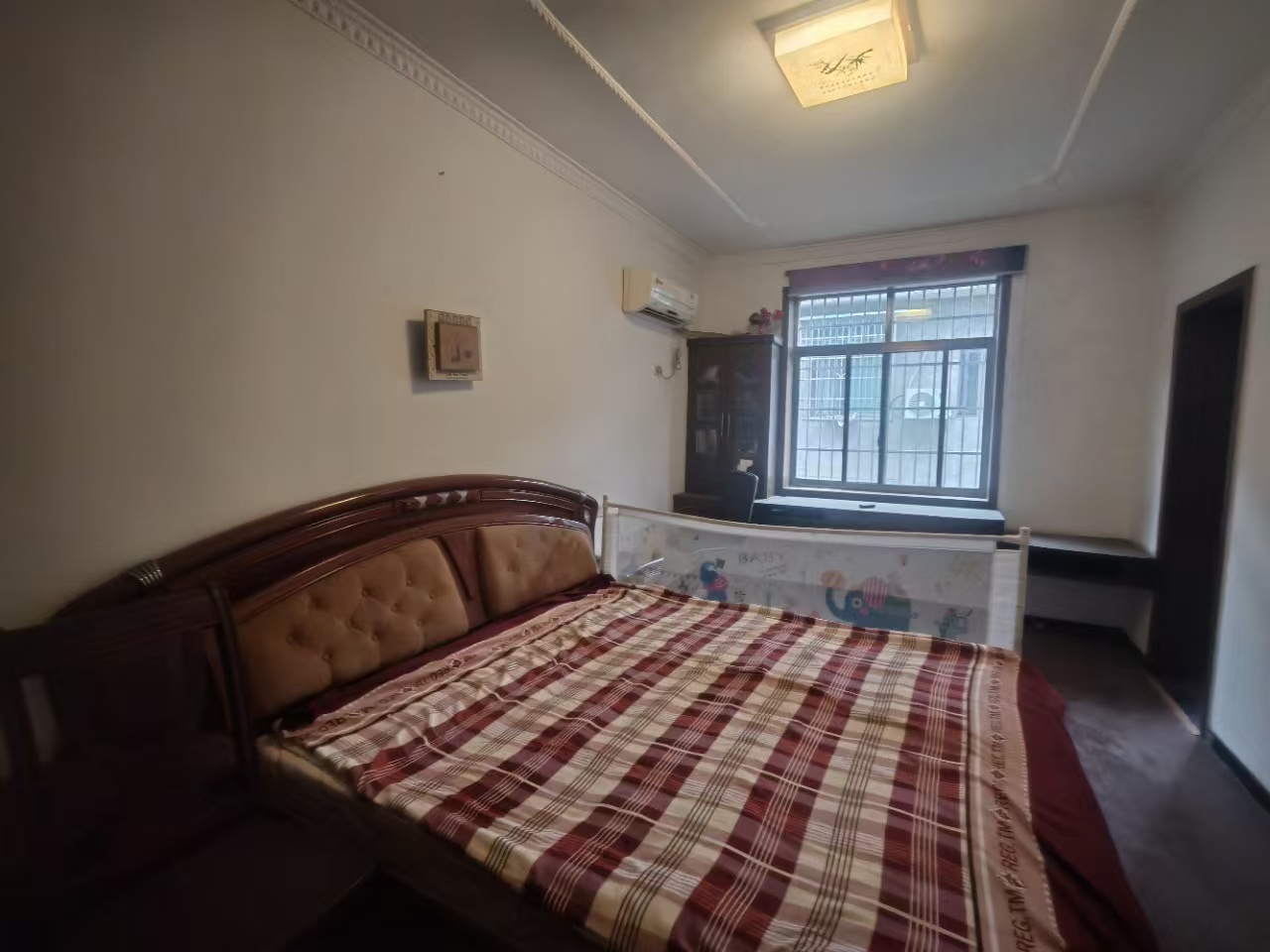 晓园小区  3室2厅2卫   28.00万室内图