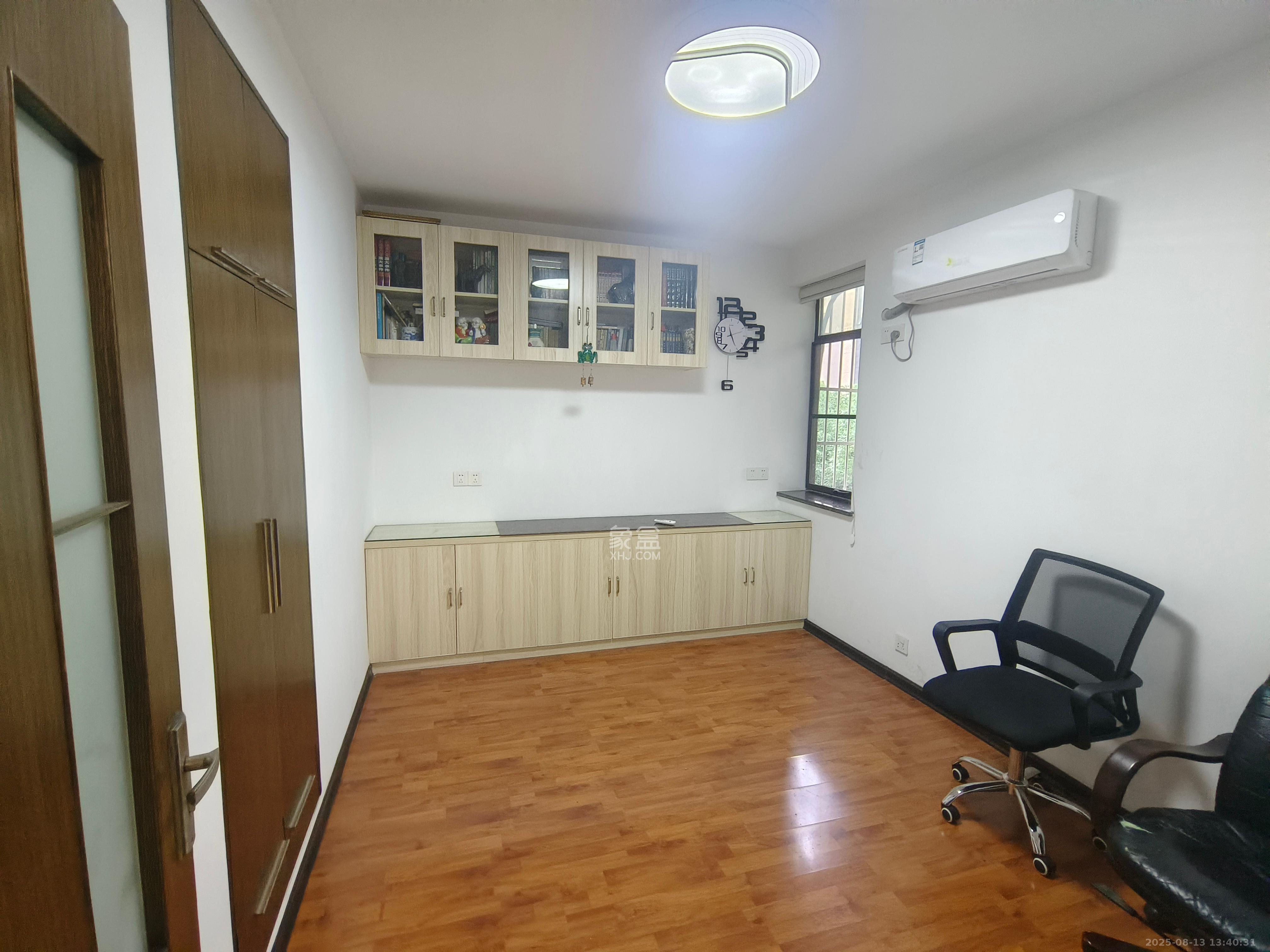 芙蓉苑  3室2厅2卫    2300.0元/月 芙蓉苑  3室2厅2卫    2300.0元/月室内图