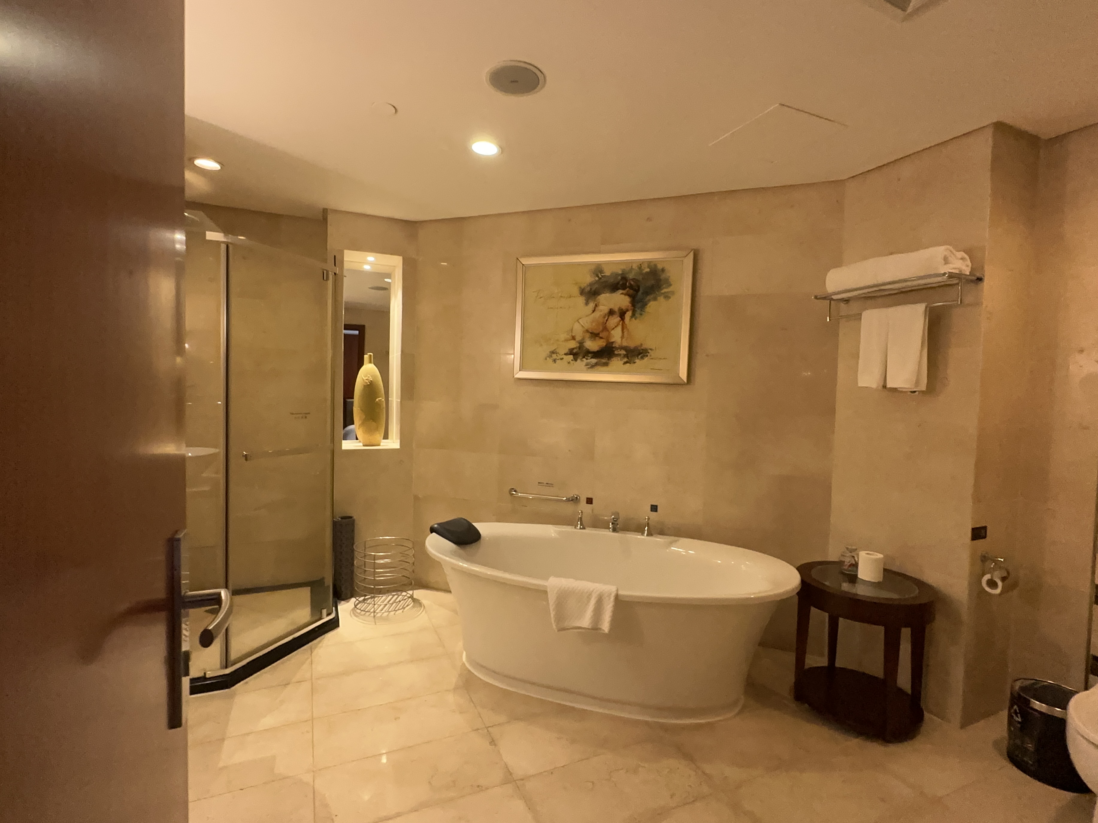 明光国际大酒店 2室1厅1卫 160.0万 明光国际大酒店 2室1厅1卫 160.0万客厅