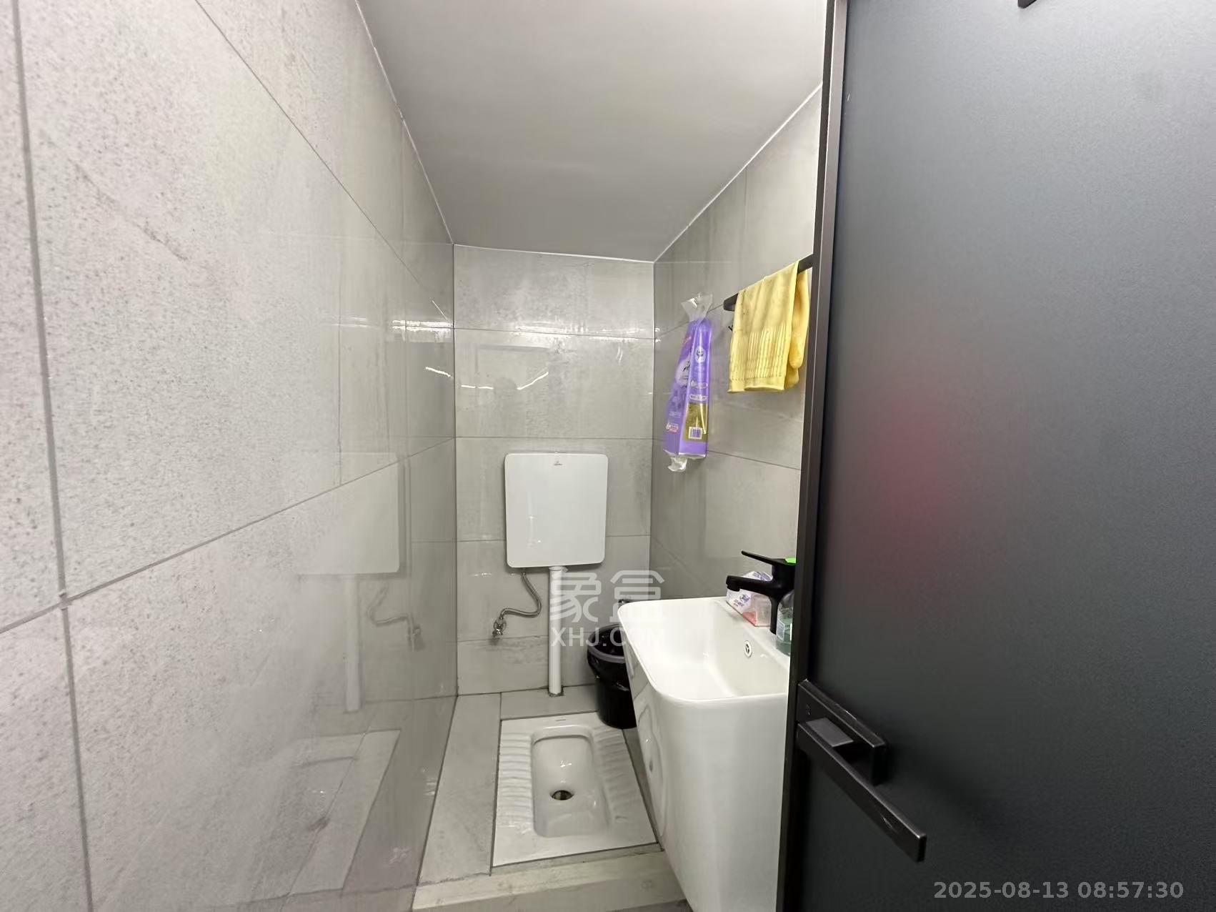 恒大珺悦府  3室2厅2卫   5500.00元/月室内图