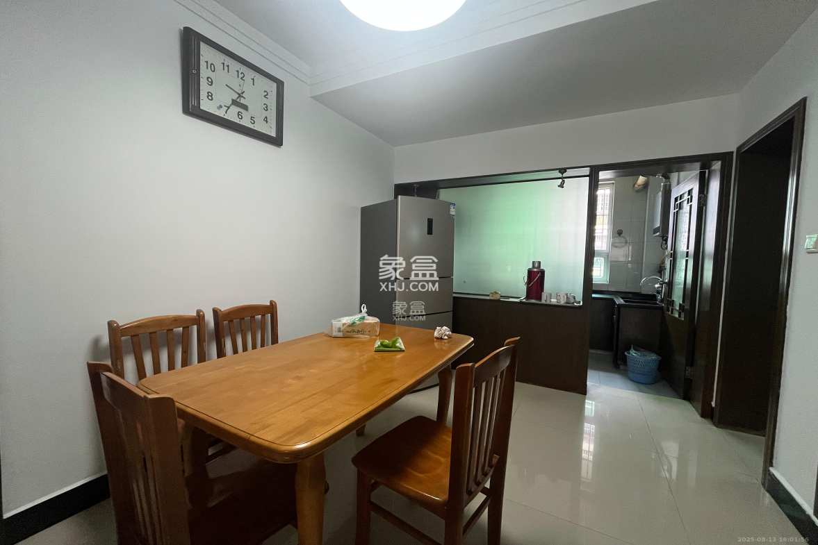 八方公司宿舍(师家老屋) 3室2厅2卫 2500.0元/月 八方公司宿舍(师家老屋) 3室2厅2卫 2500.0元/月室内图