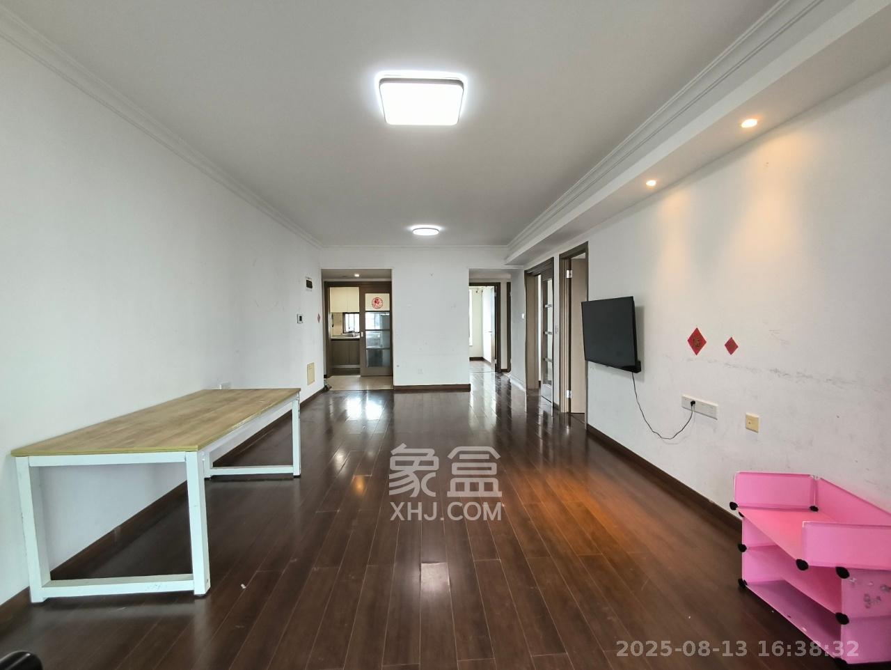 万科魅力之城  4室2厅2卫   2600.00元/月室内图