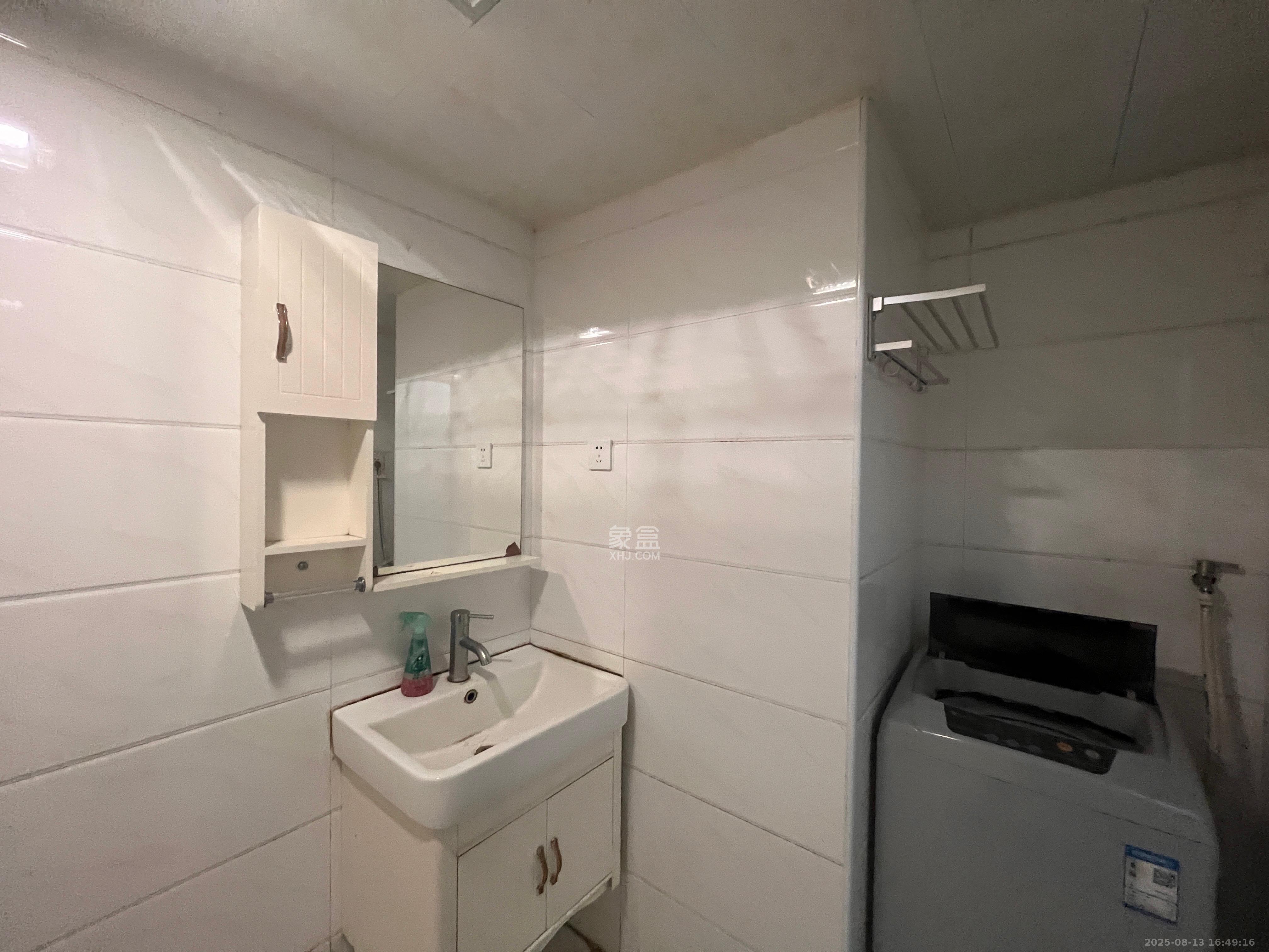 钰龙天下二期(钰龙佳园) 1室1厅1卫 1250.0元/月 钰龙天下二期(钰龙佳园) 1室1厅1卫 1250.0元/月室内图