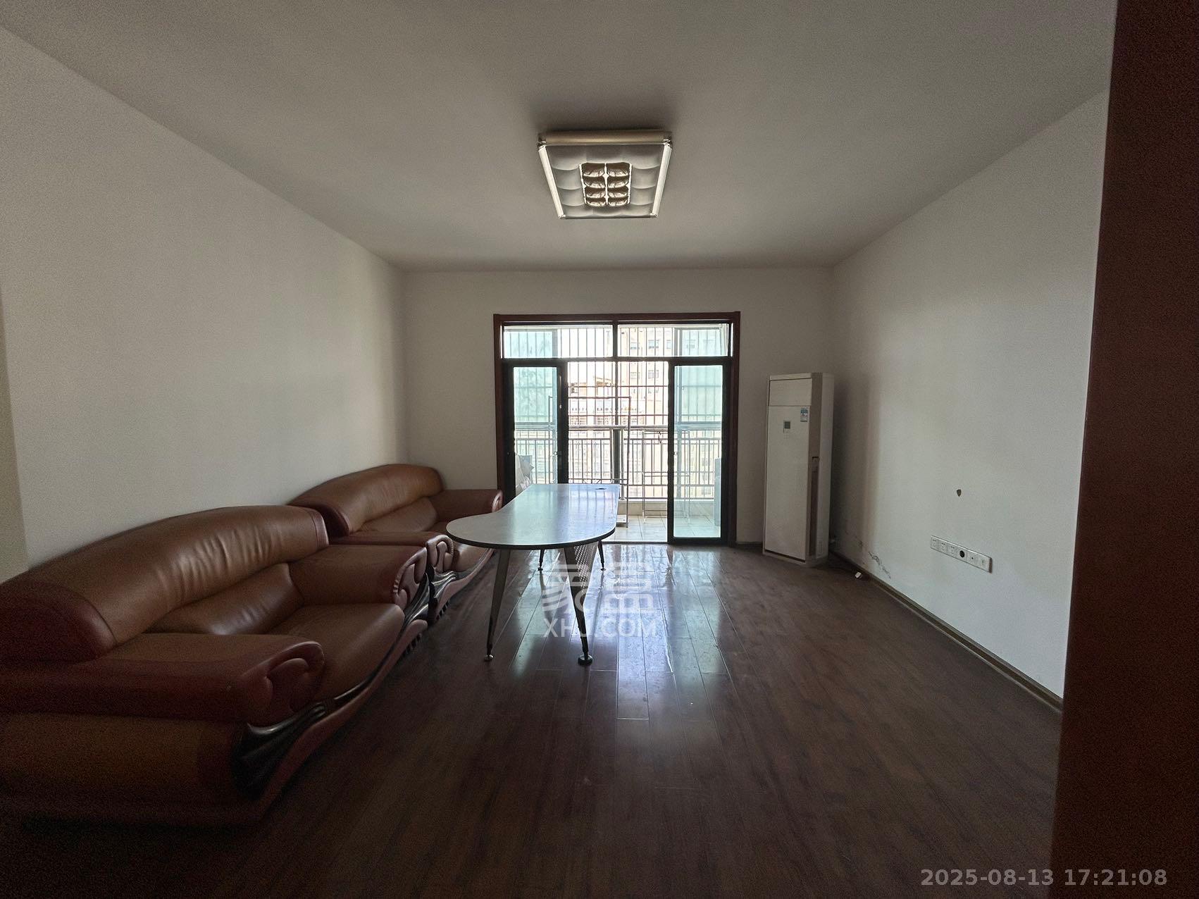 世纪桃花苑  4室2厅2卫    2200.0元/月 世纪桃花苑  4室2厅2卫    2200.0元/月