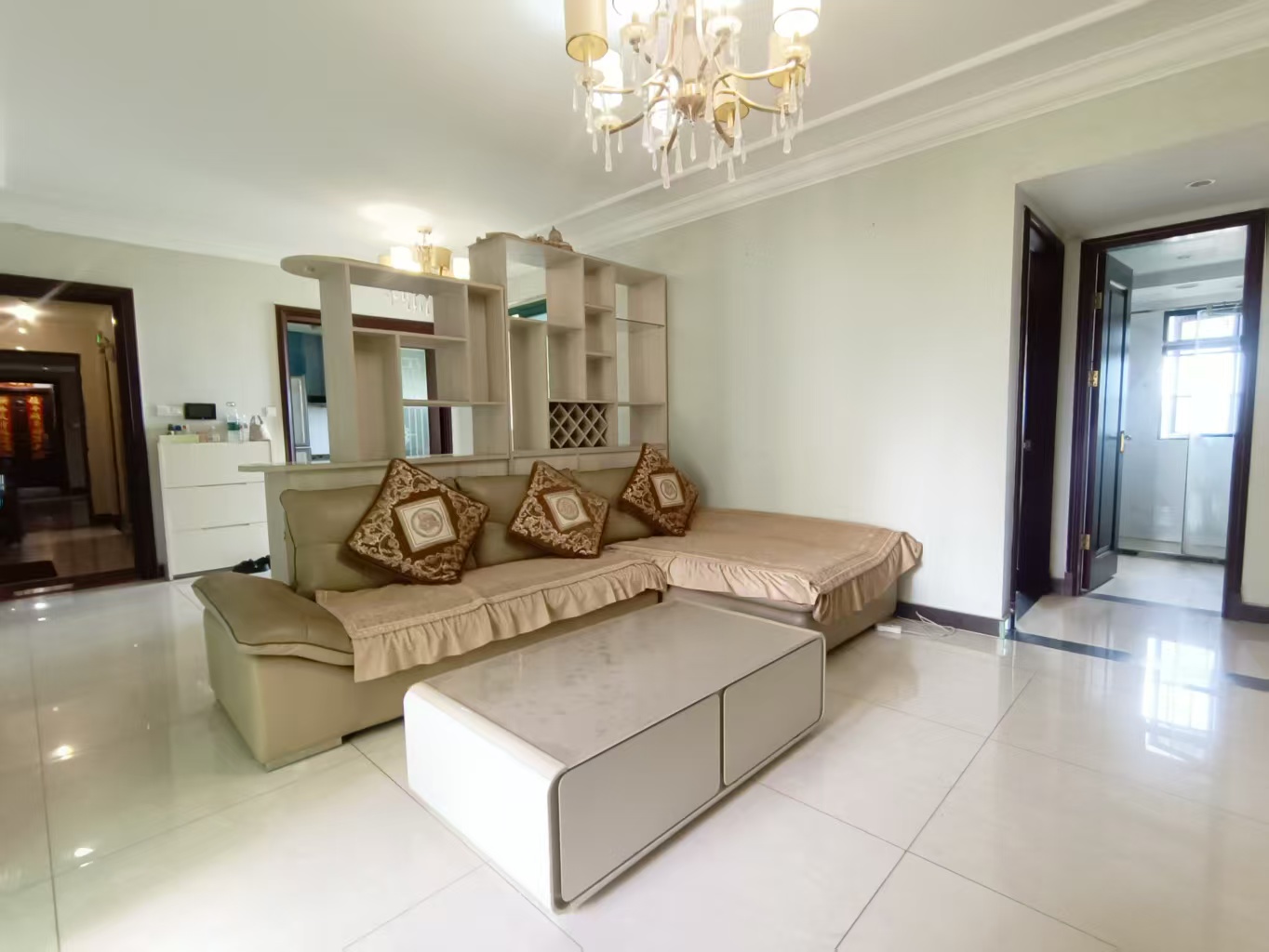 恒大绿洲 3室2厅2卫 2200.0元/月 恒大绿洲 3室2厅2卫 2200.0元/月室内图