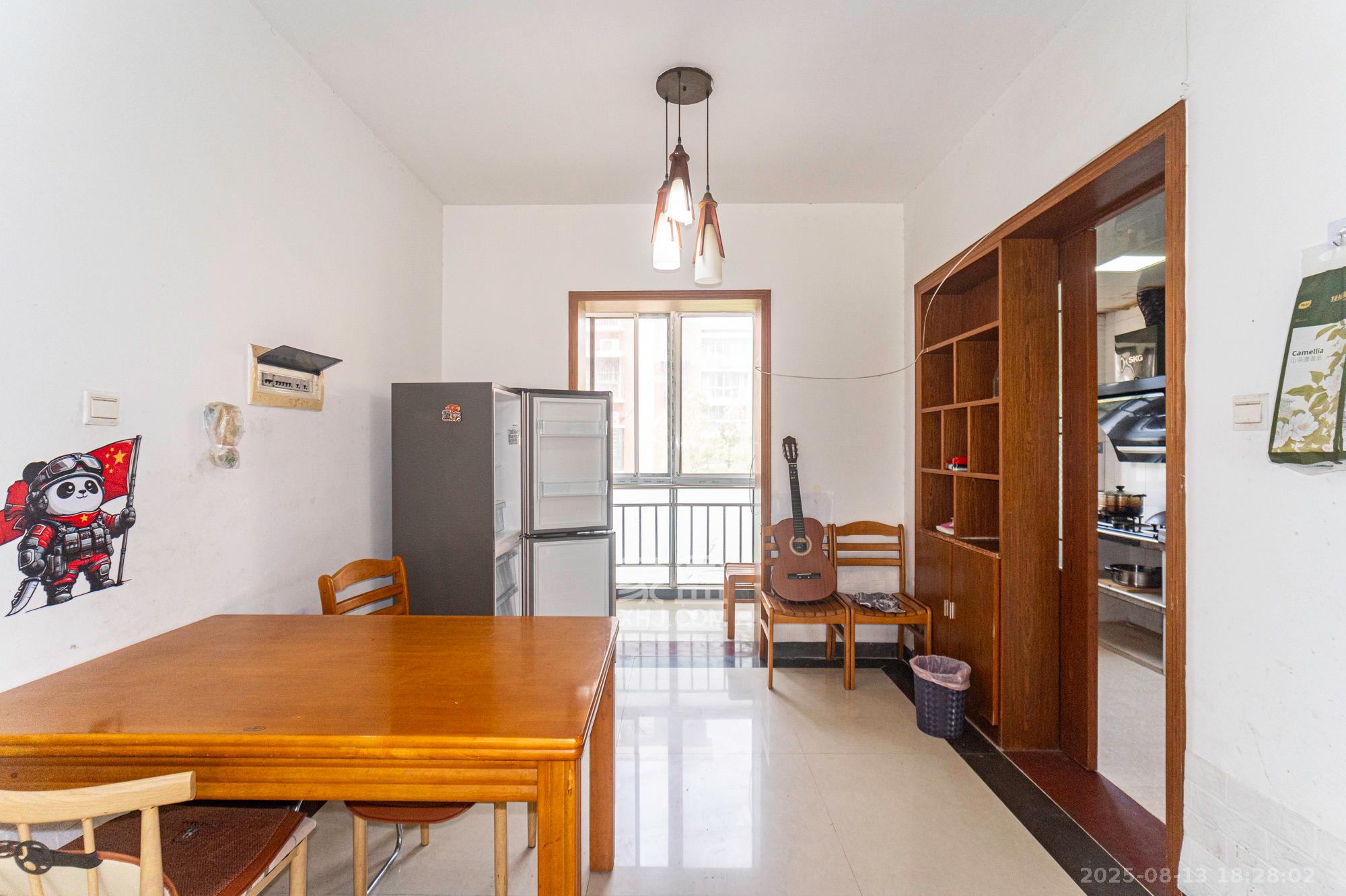 四季星城  3室1厅1卫    56.8万 四季星城  3室1厅1卫    56.8万客厅