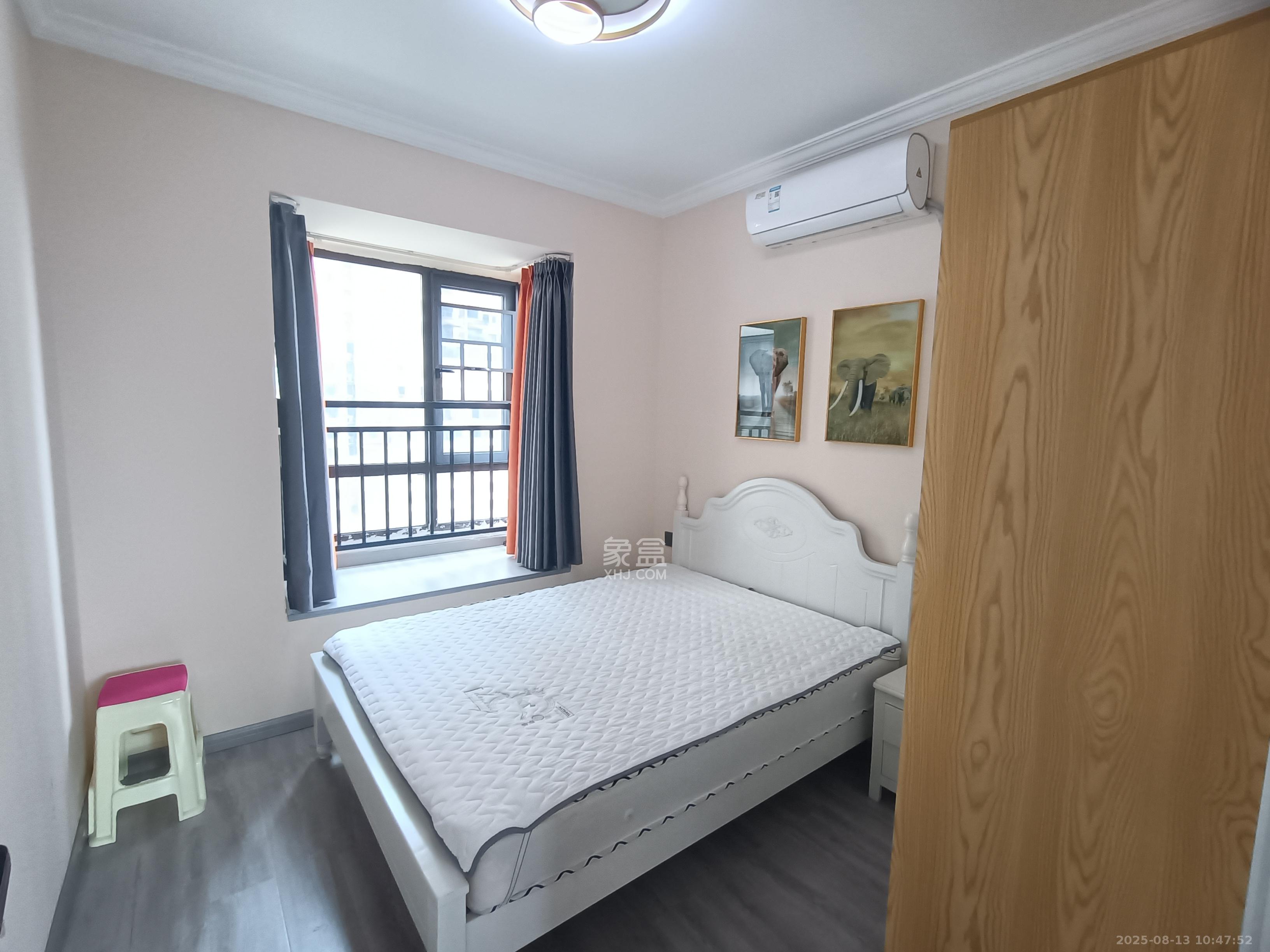 山语城三期  3室2厅2卫    2300.0元/月室内图