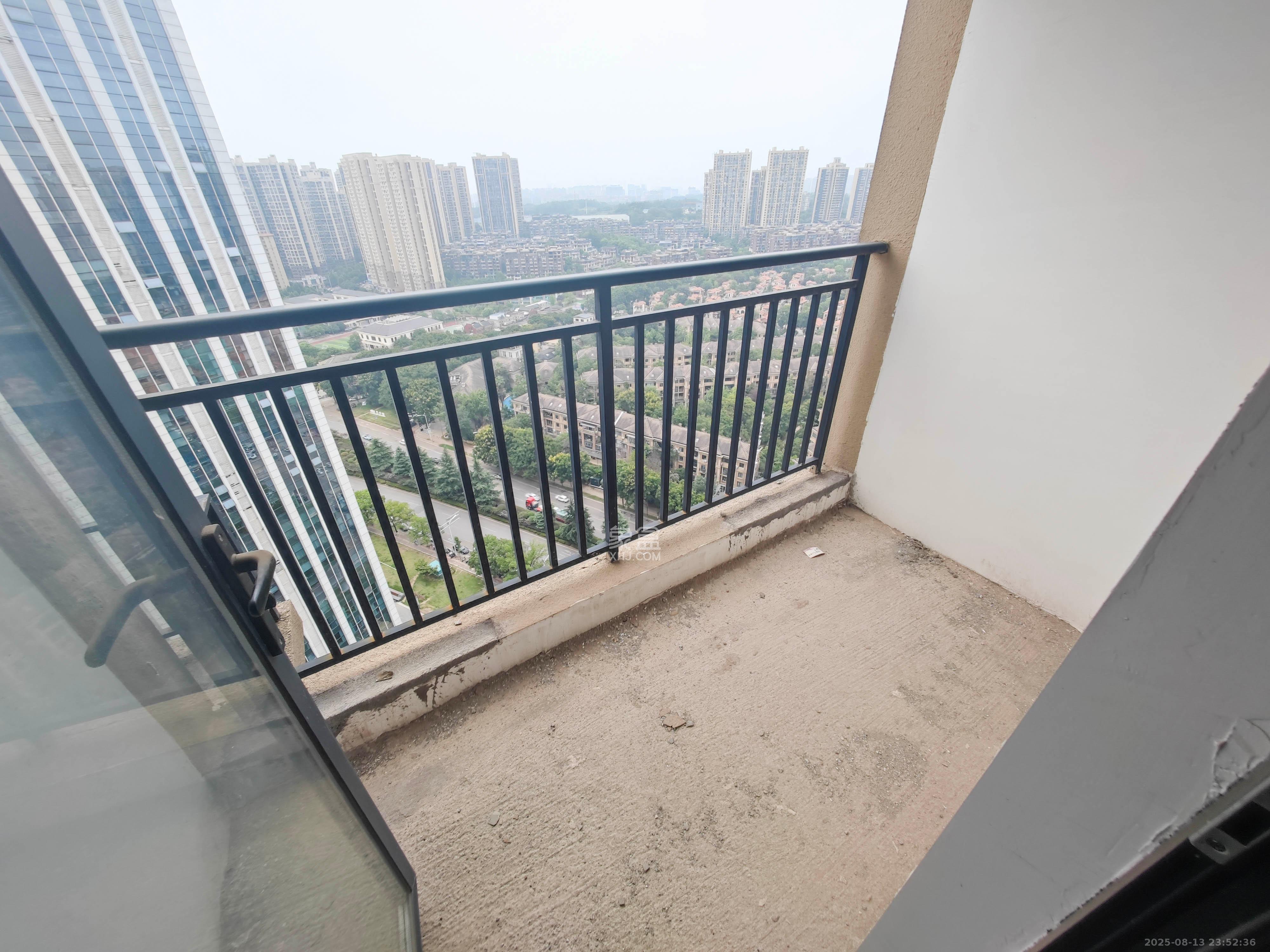 中建嘉和城 3室2厅2卫 85.0万 中建嘉和城 3室2厅2卫 85.0万阳台