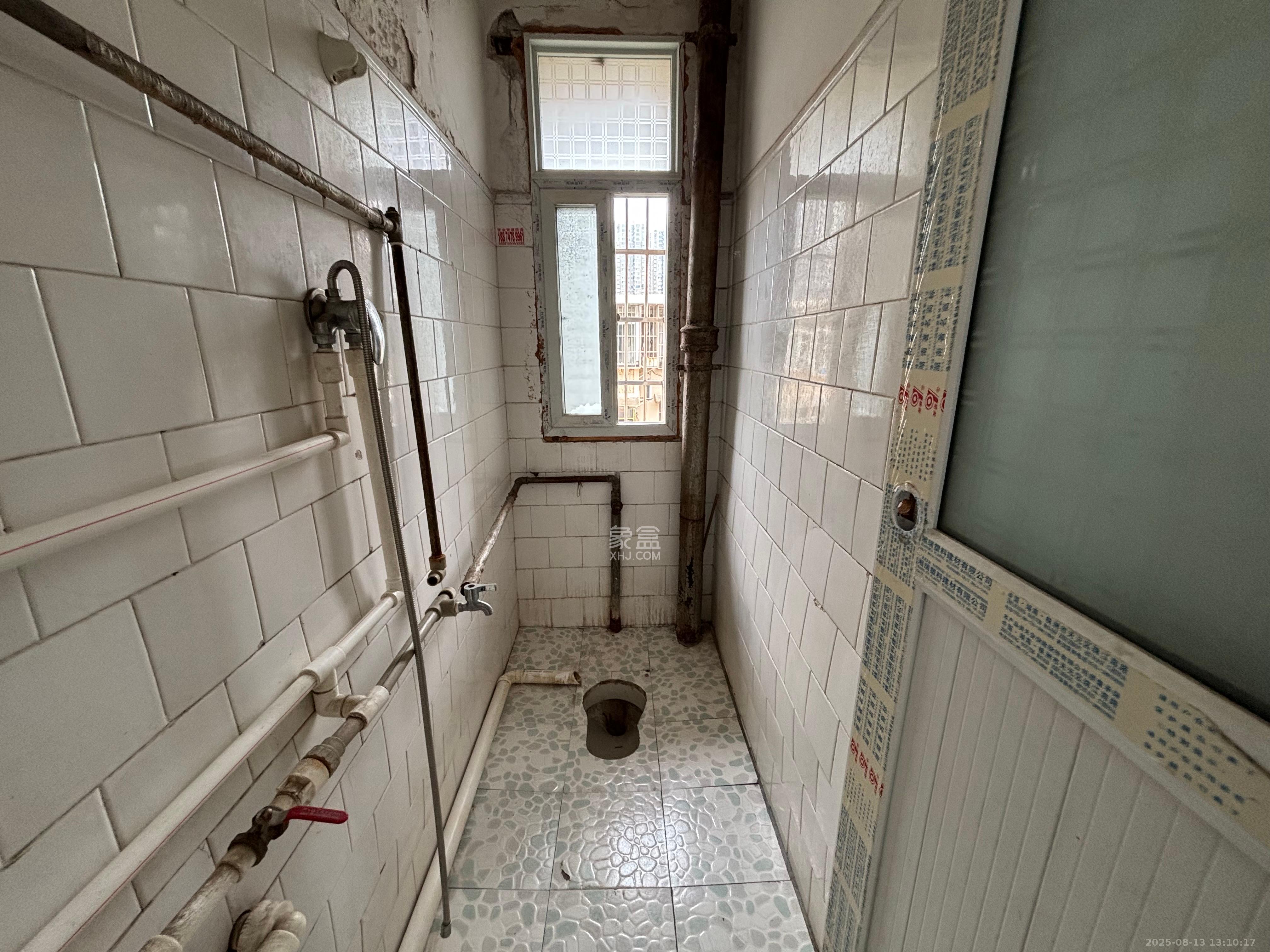 红花坡社区 3室1厅1卫 1000.0元/月 红花坡社区 3室1厅1卫 1000.0元/月室内图