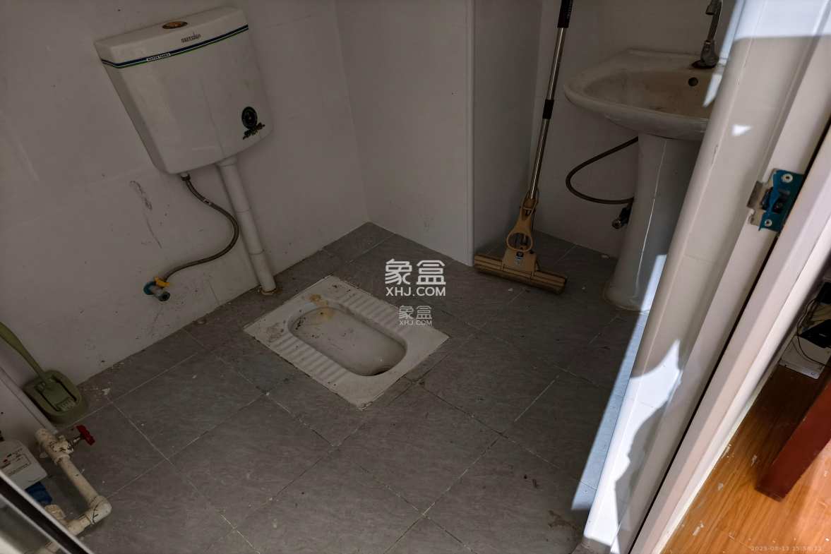 东怡外国(南湖一号)  1室1厅1卫    2200.0元/月 东怡外国(南湖一号)  1室1厅1卫    2200.0元/月室内图