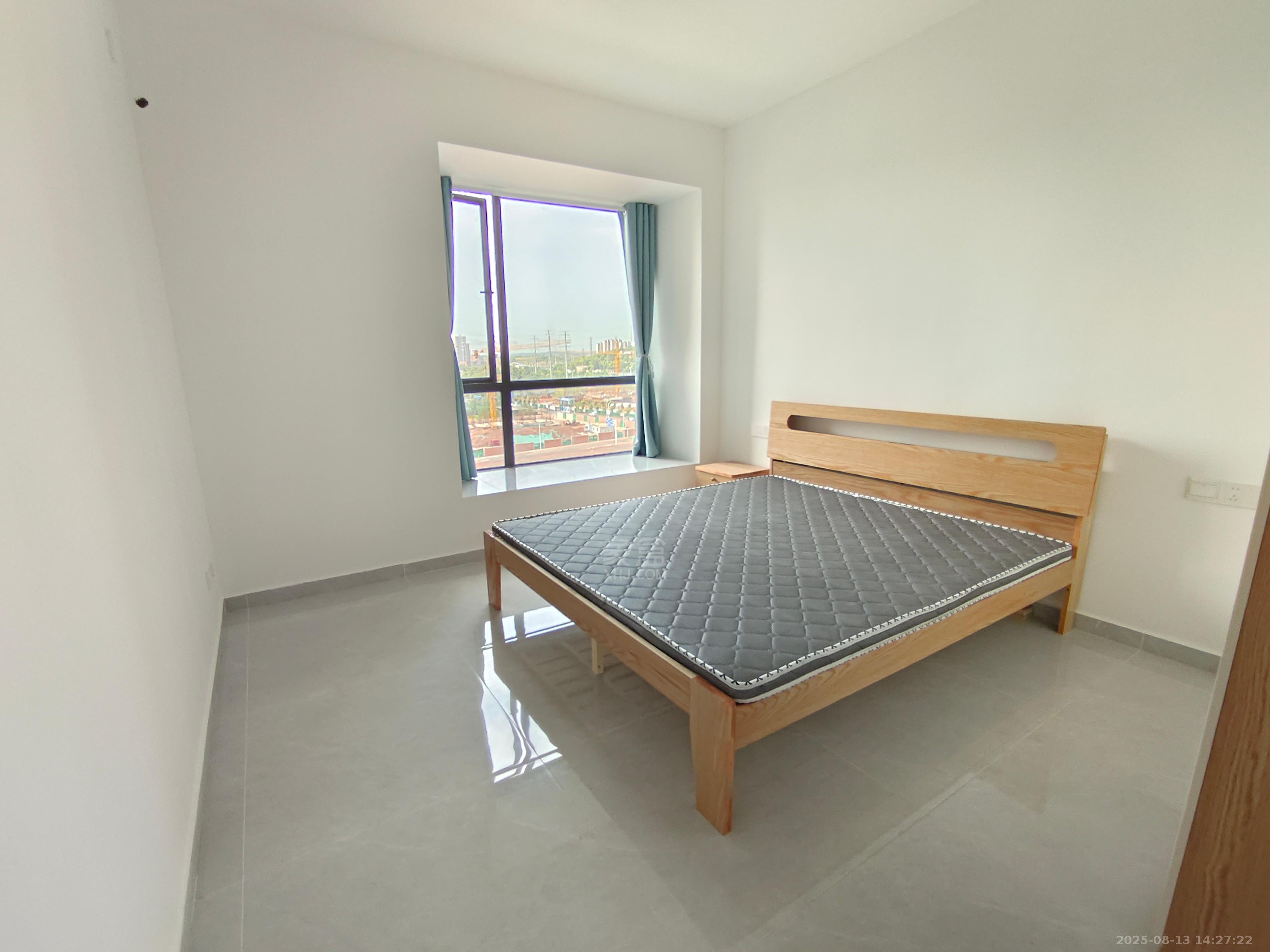 山水豪庭 3室2厅2卫 2200.0元/月 山水豪庭 3室2厅2卫 2200.0元/月室内图