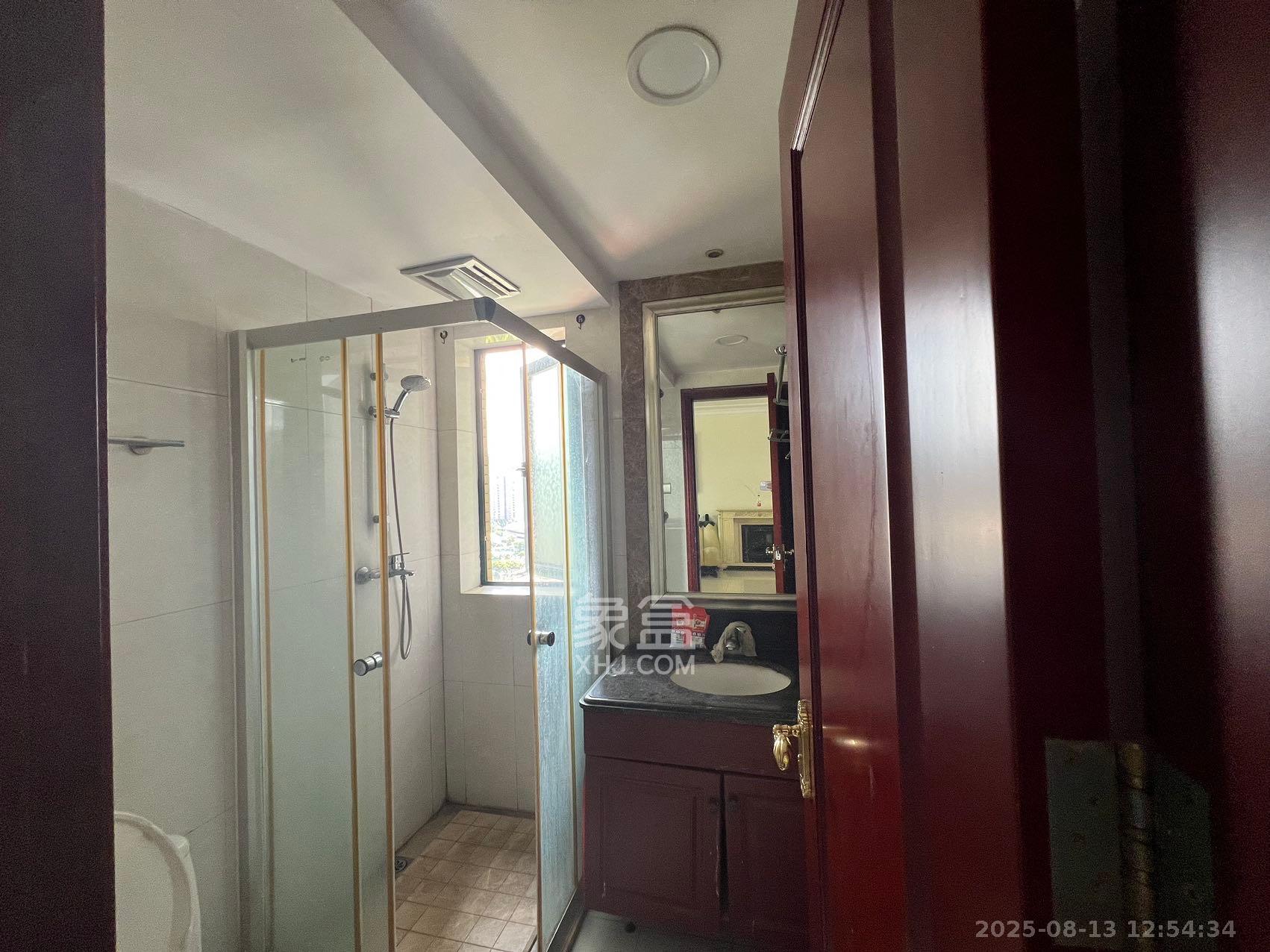 恒大绿洲  2室2厅1卫    2400.0元/月室内图