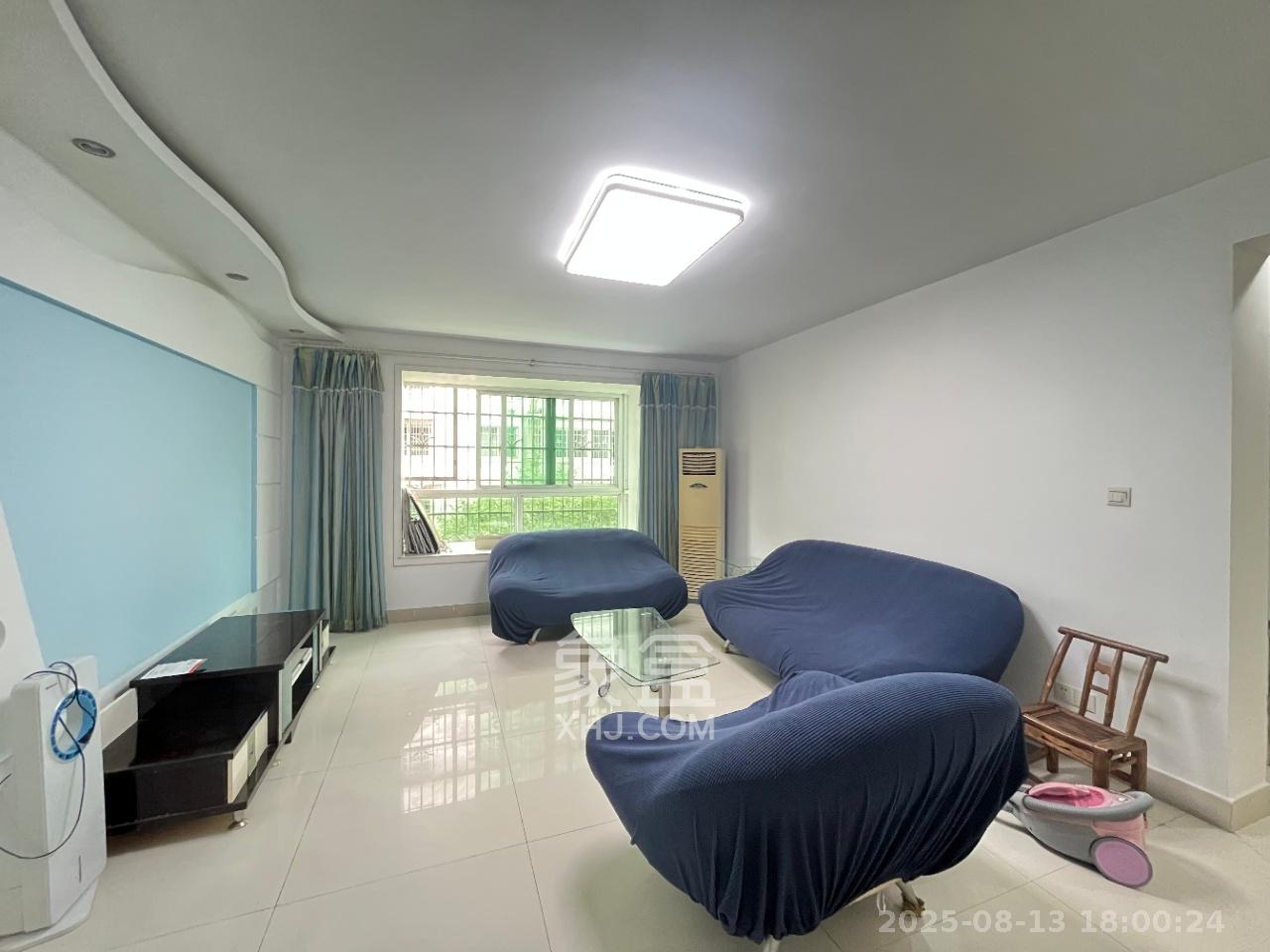 恩瑞麓山名园(龙王港小区)  3室2厅2卫    2600.0元/月 恩瑞麓山名园(龙王港小区)  3室2厅2卫    2600.0元/月室内图