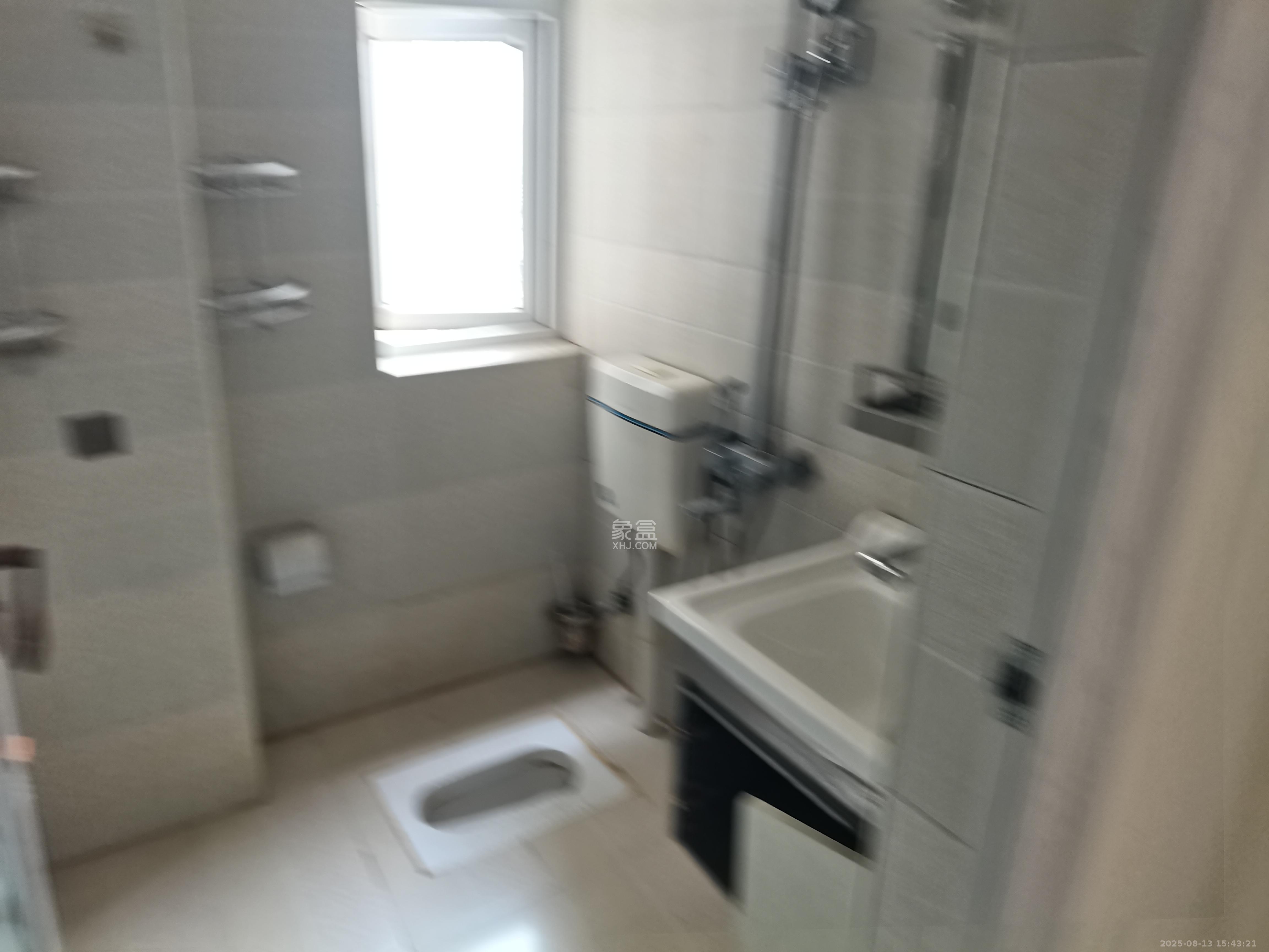 天麓尚层  2室2厅1卫    2000.0元/月室内图