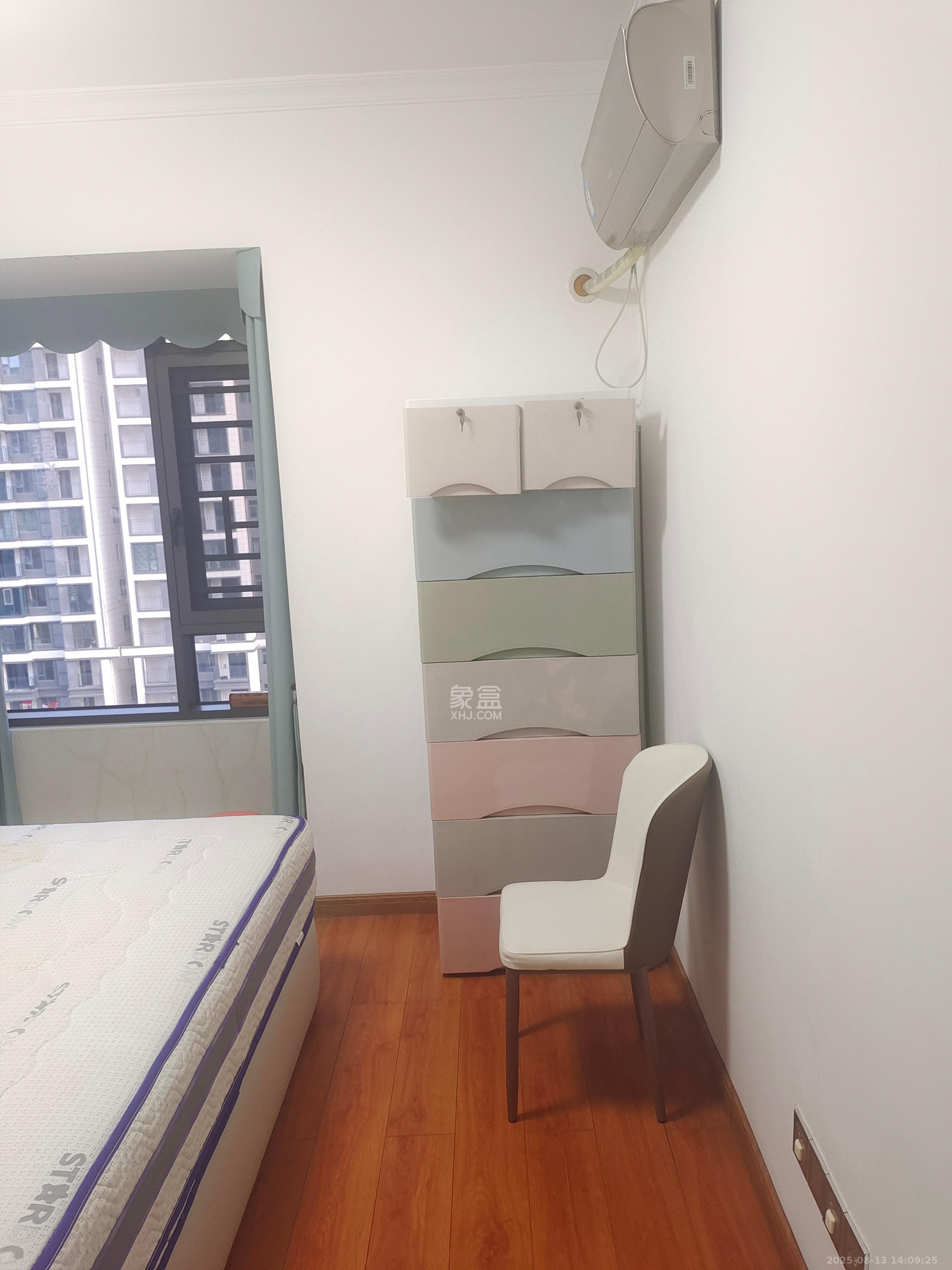 滨江一号(丰泰花园) 3室2厅2卫 2900.0元/月 滨江一号(丰泰花园) 3室2厅2卫 2900.0元/月室内图