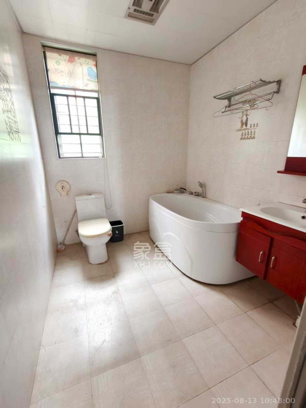 天城尚品  4室2厅2卫    2650.0元/月室内图