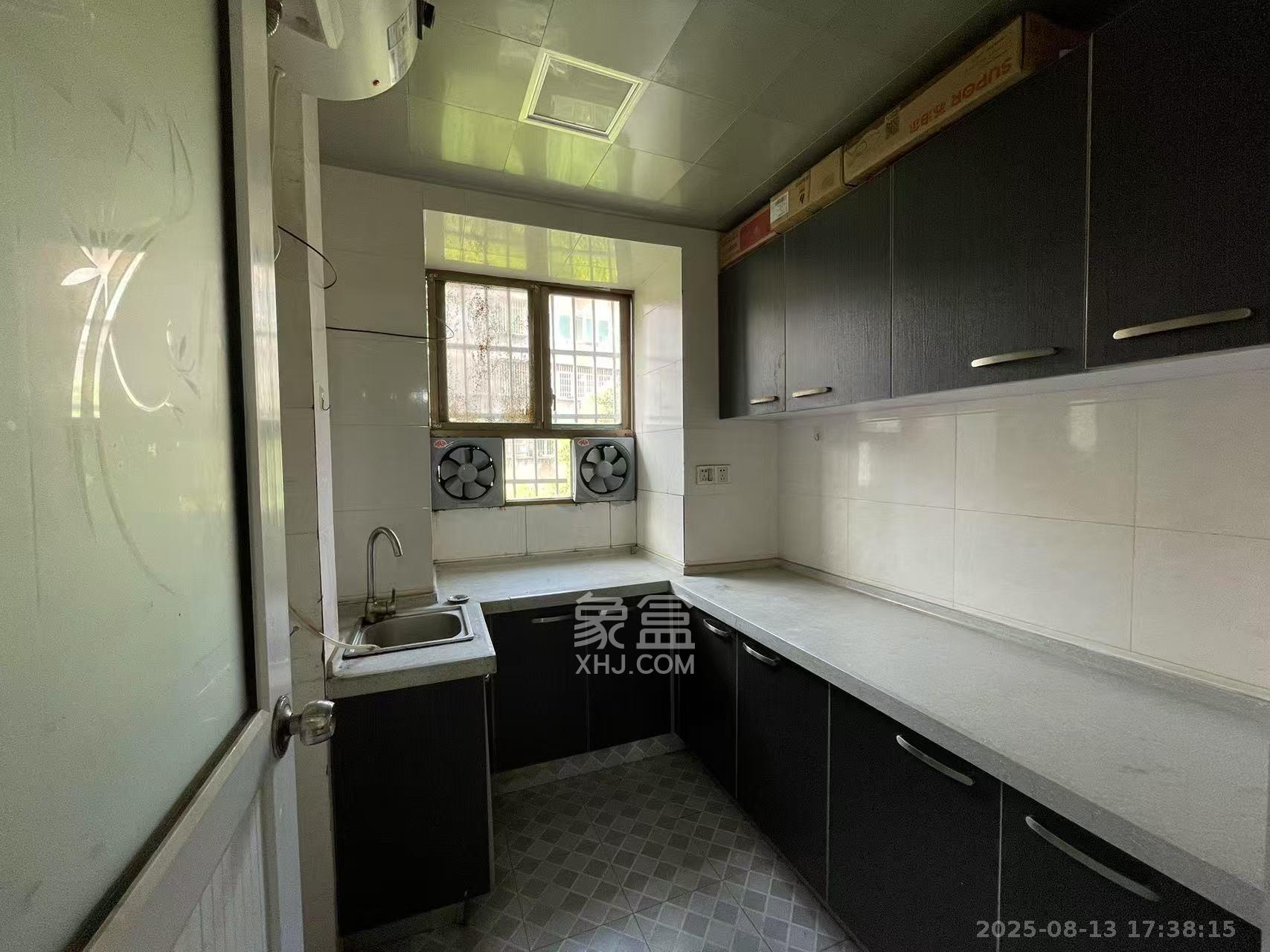 八方公司宿舍(师家老屋)  2室1厅1卫    1600.0元/月 八方公司宿舍(师家老屋)  2室1厅1卫    1600.0元/月室内图